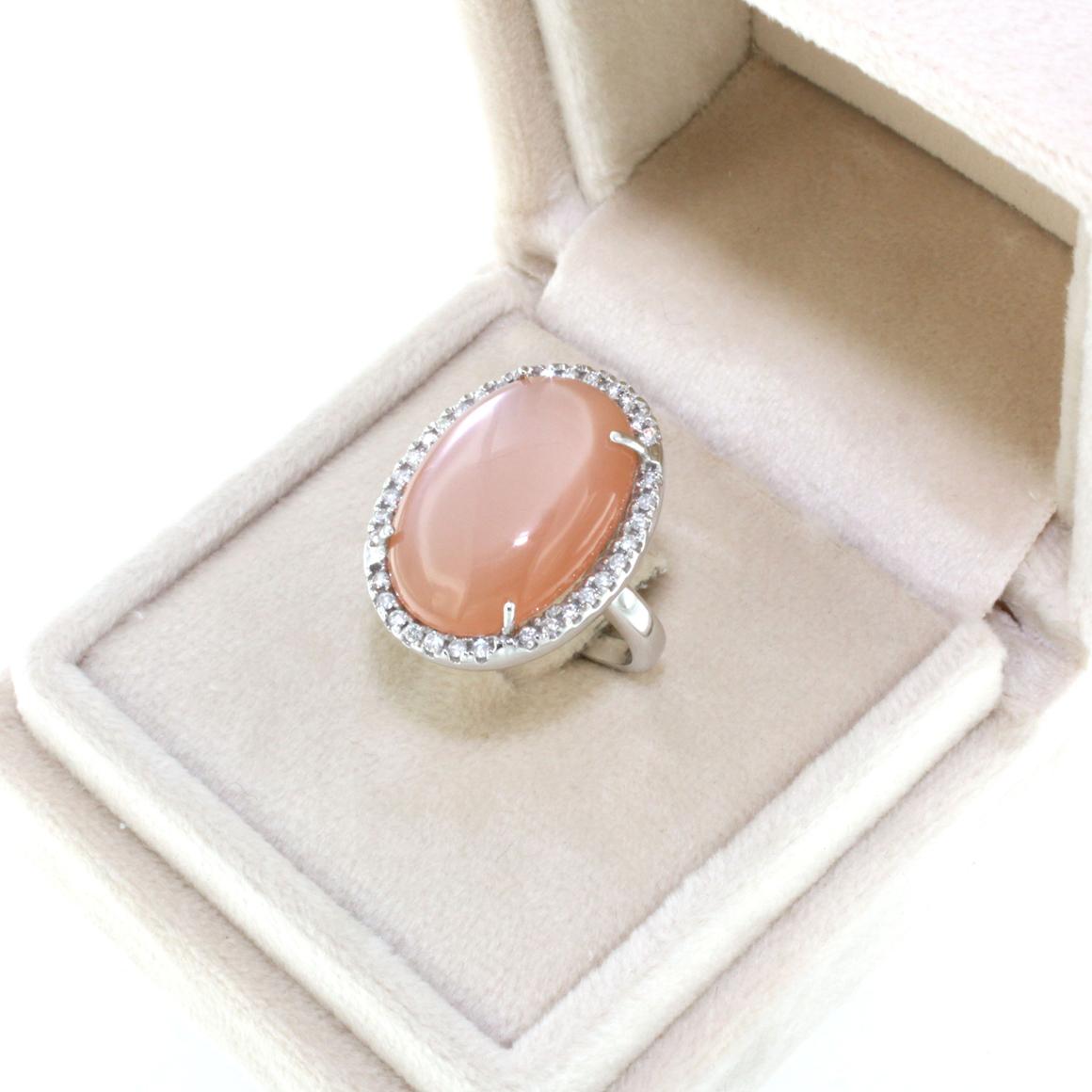 Bague cocktail moderne en or blanc 18 carats avec pierre de lune et diamants blancs en vente 2