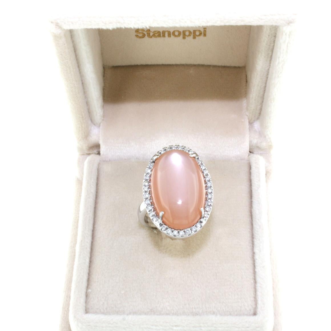 18kt White Gold with Moonstone and White Diamonds Ring 3