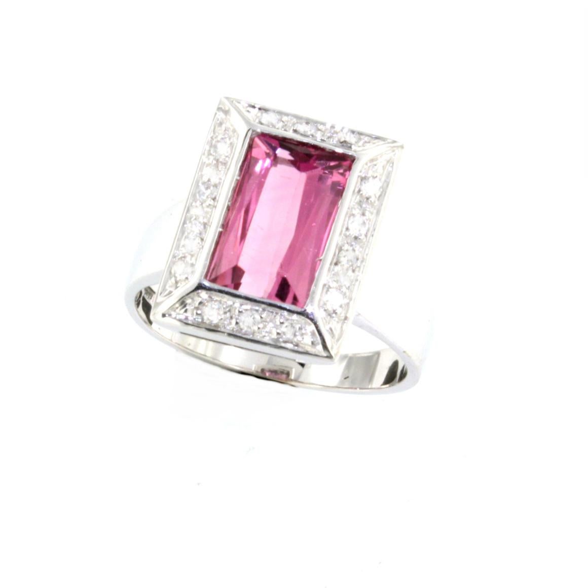 Modern 18kt White Gold with Pink Tourmaline and White Diamonds Ring For Sale