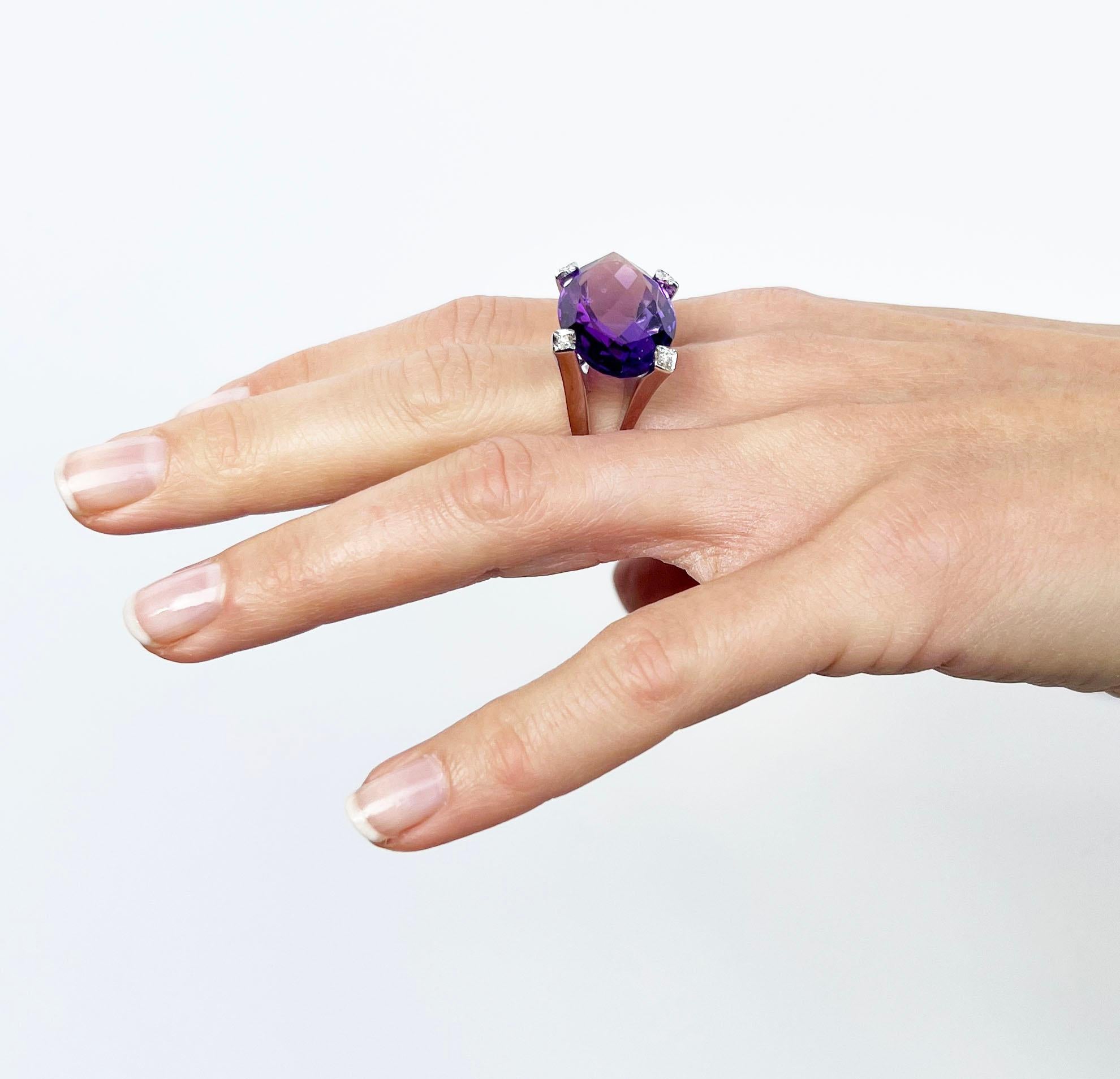 18Kt White Gold With Purple Amethyst  Amazing Cocktail Modern Fashion Ring For Sale 2