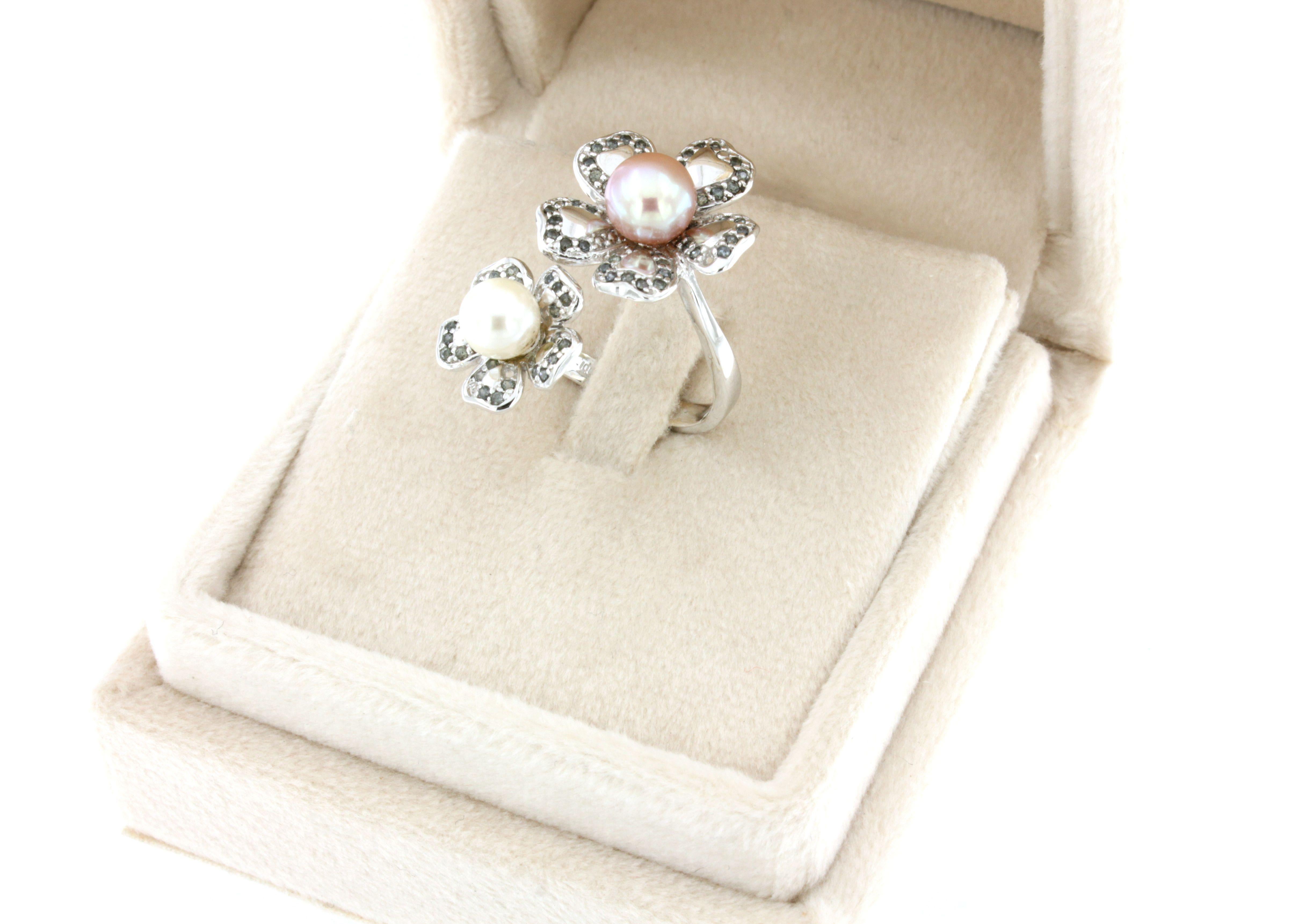 18 Karat Weißgold mit Tansanit und Perlen Blütenblumen Mode-Ring für Damen oder Herren im Angebot
