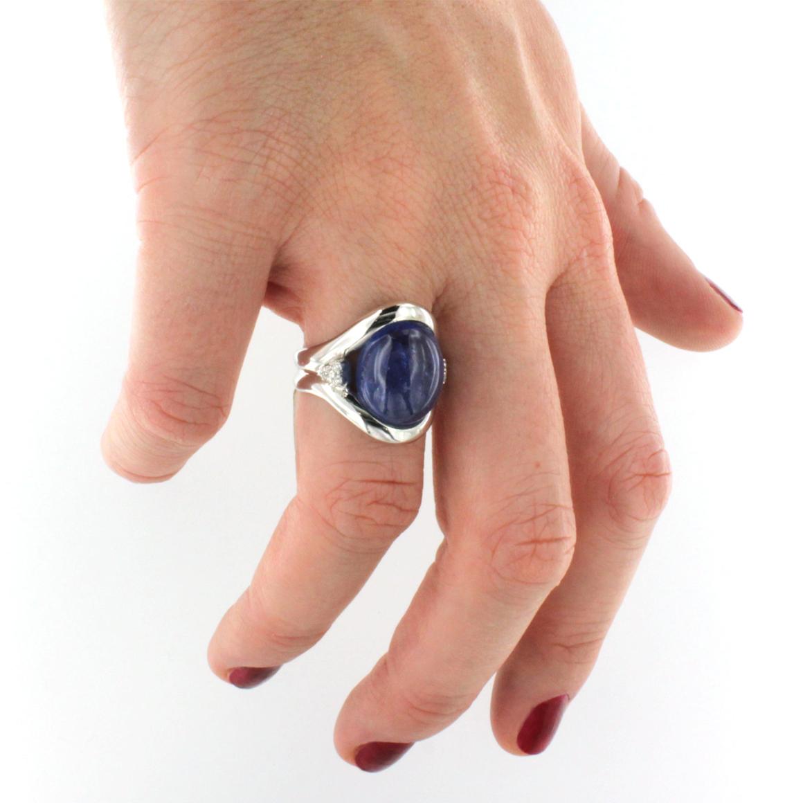 Oval Cut 18Kt White Gold with Tanzanite and White Diamonds Ring For Sale