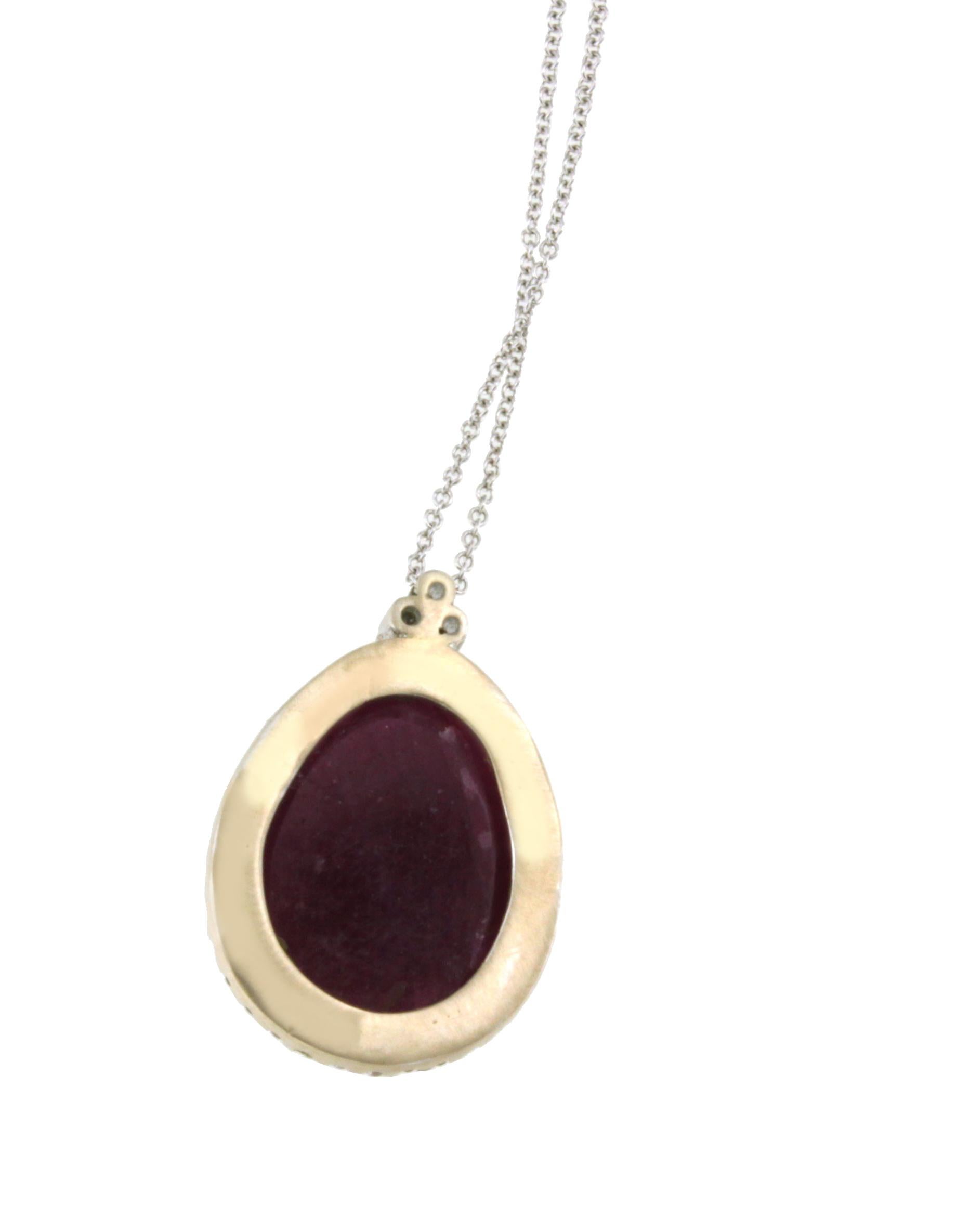 Moderne Choker-Halskette aus 18 Karat Weißgold mit weißen Diamanten und roter Wurzel Rubin im Zustand „Neu“ im Angebot in GALLARATE, IT