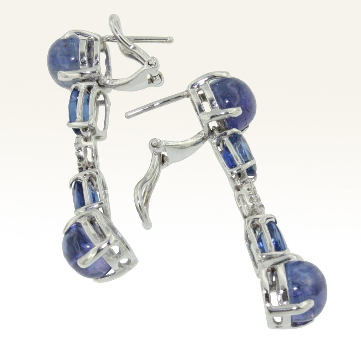 Round Cut 18Kt White Gold with White Diamonds and Tanzanite Earrings