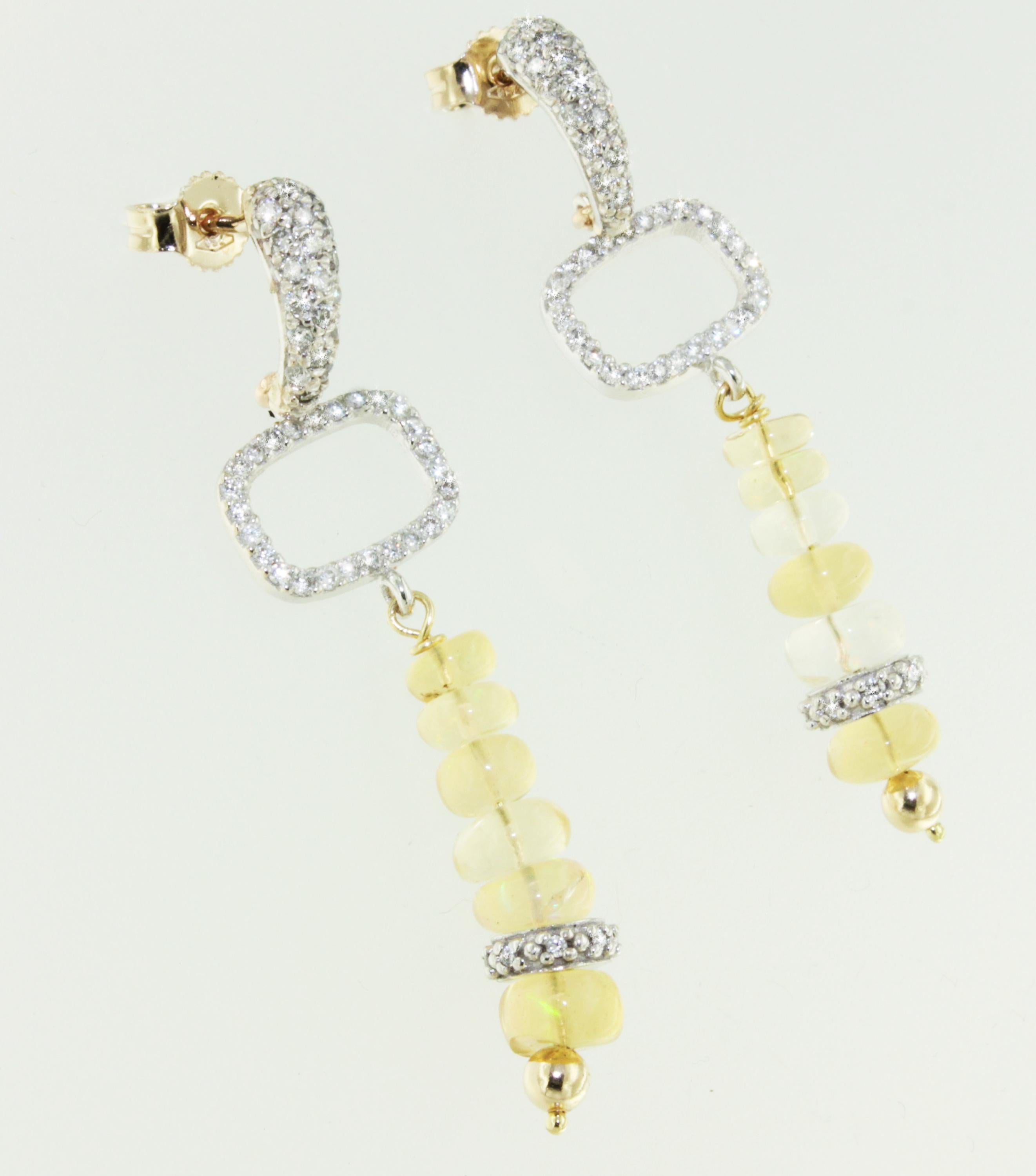 Moderne Boucles d'oreilles chandelier modernes en or blanc 18 carats avec opale jaune et diamants blancs en vente
