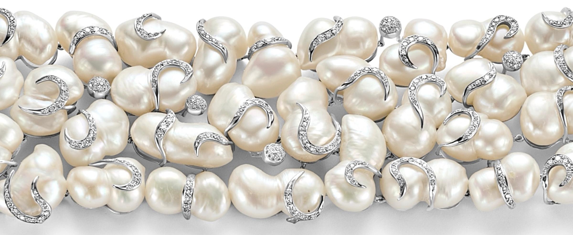 Bracelet biseau en or blanc 18 carats avec perles et diamants de 5 carats  en vente 4