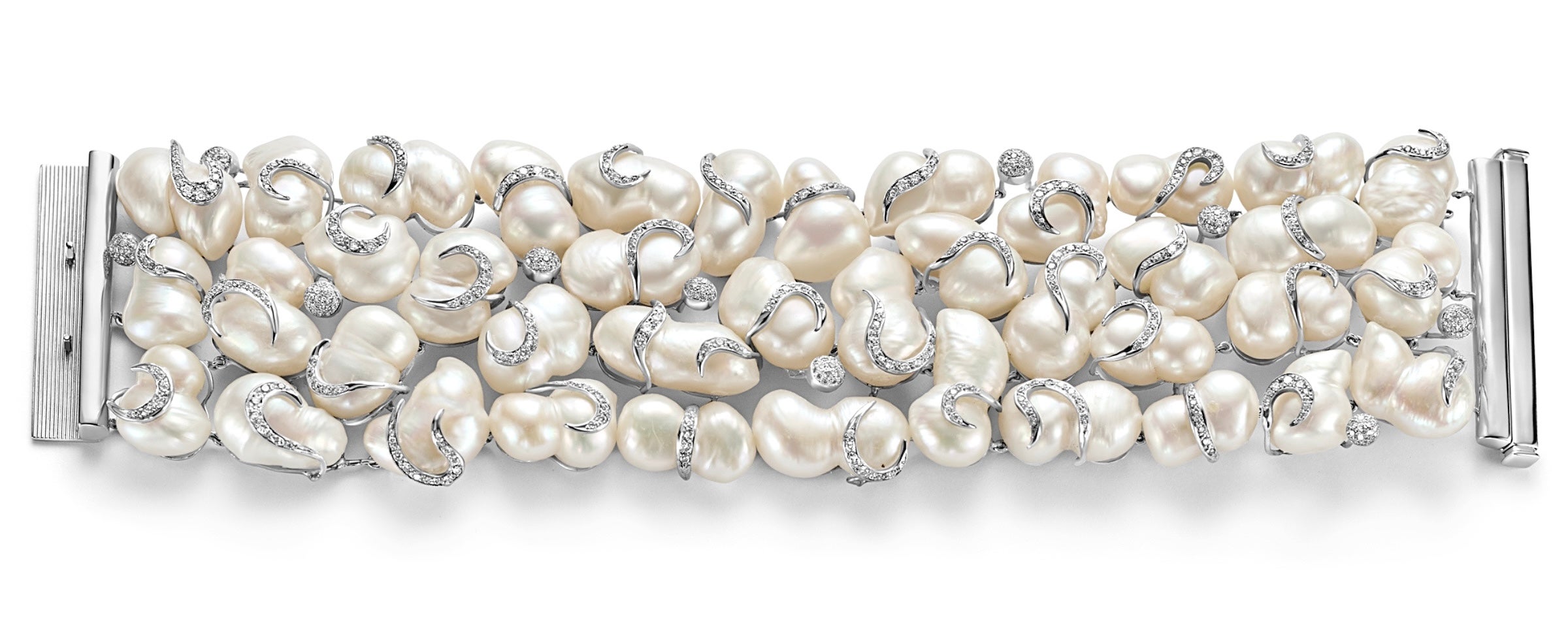 18kt White Gold Yvel Bracelet with Pearls and 5ct Diamonds