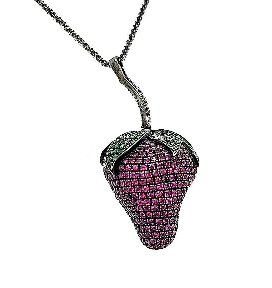 Modern 18kt White Gold Strawberry Pendant Necklace 5.27ct Emerald Diamonds Sapphires For Sale