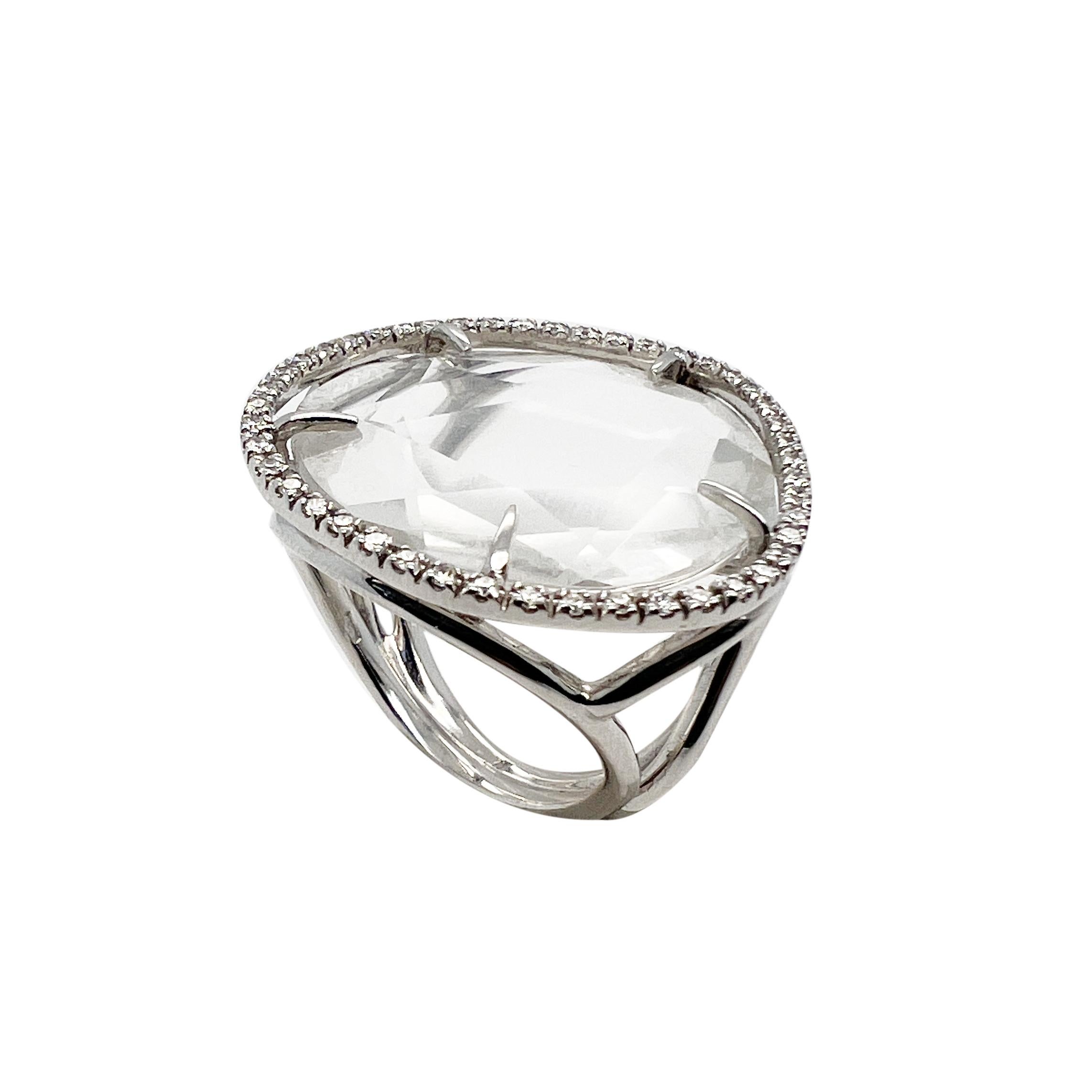 Brilliant Cut 18kt white ring with diamonds & rock crystal For Sale