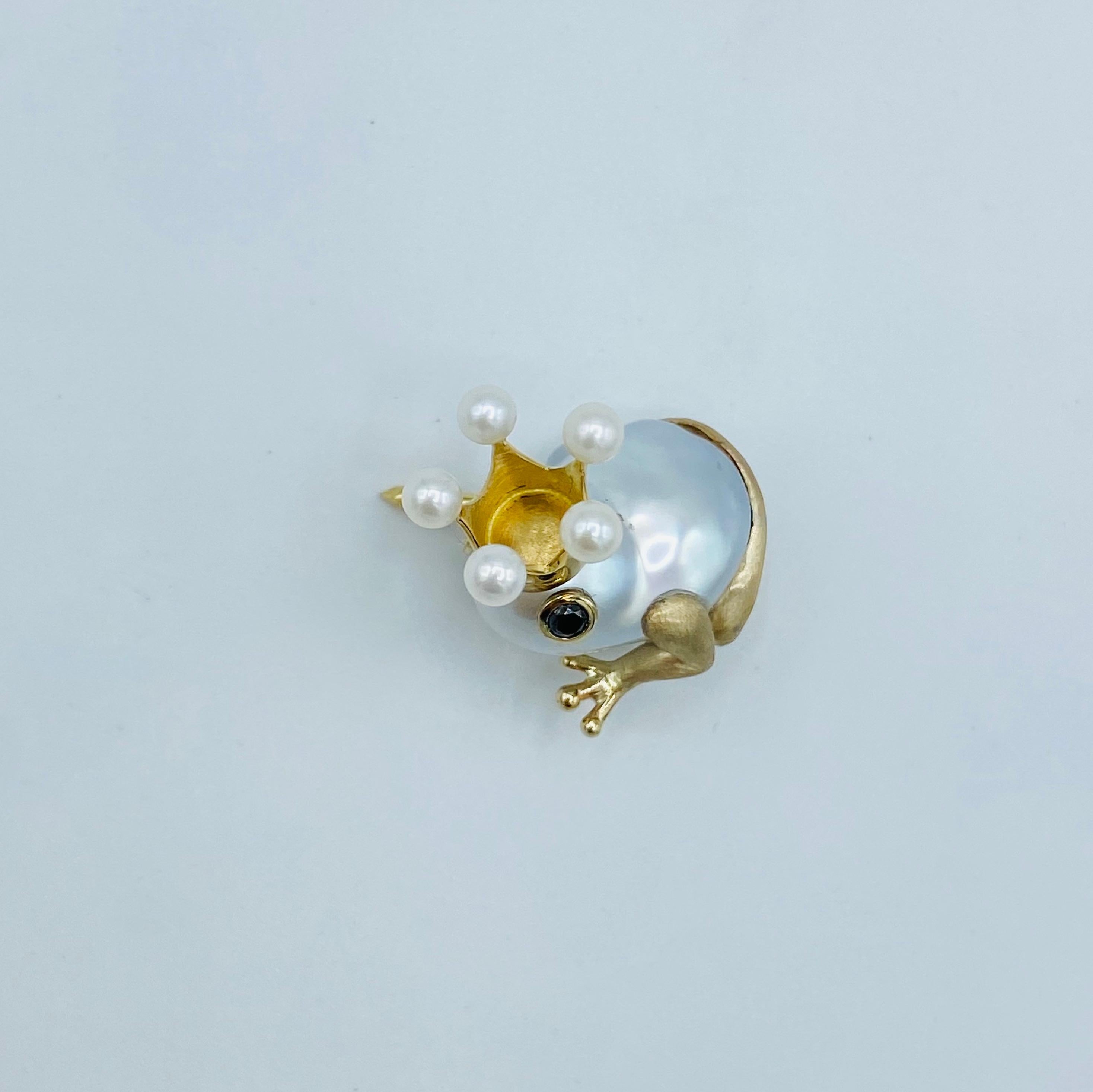 18 Karat White Yellow Gold Black Diamond Australian Pearl Beads Frog Pin Brooch 2