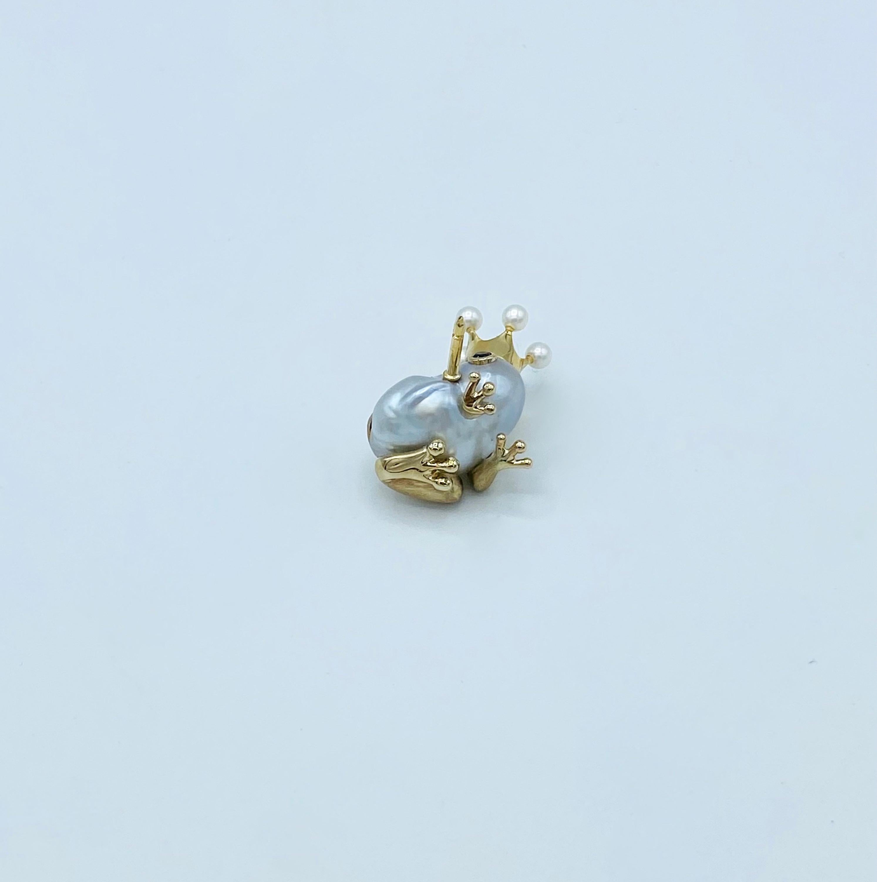 18 Karat White Yellow Gold Black Diamond Australian Pearl Beads Frog Pin Brooch 3