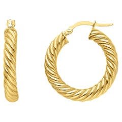 18kt with 2.80 grams and 15mm Yellow Gold Necklace