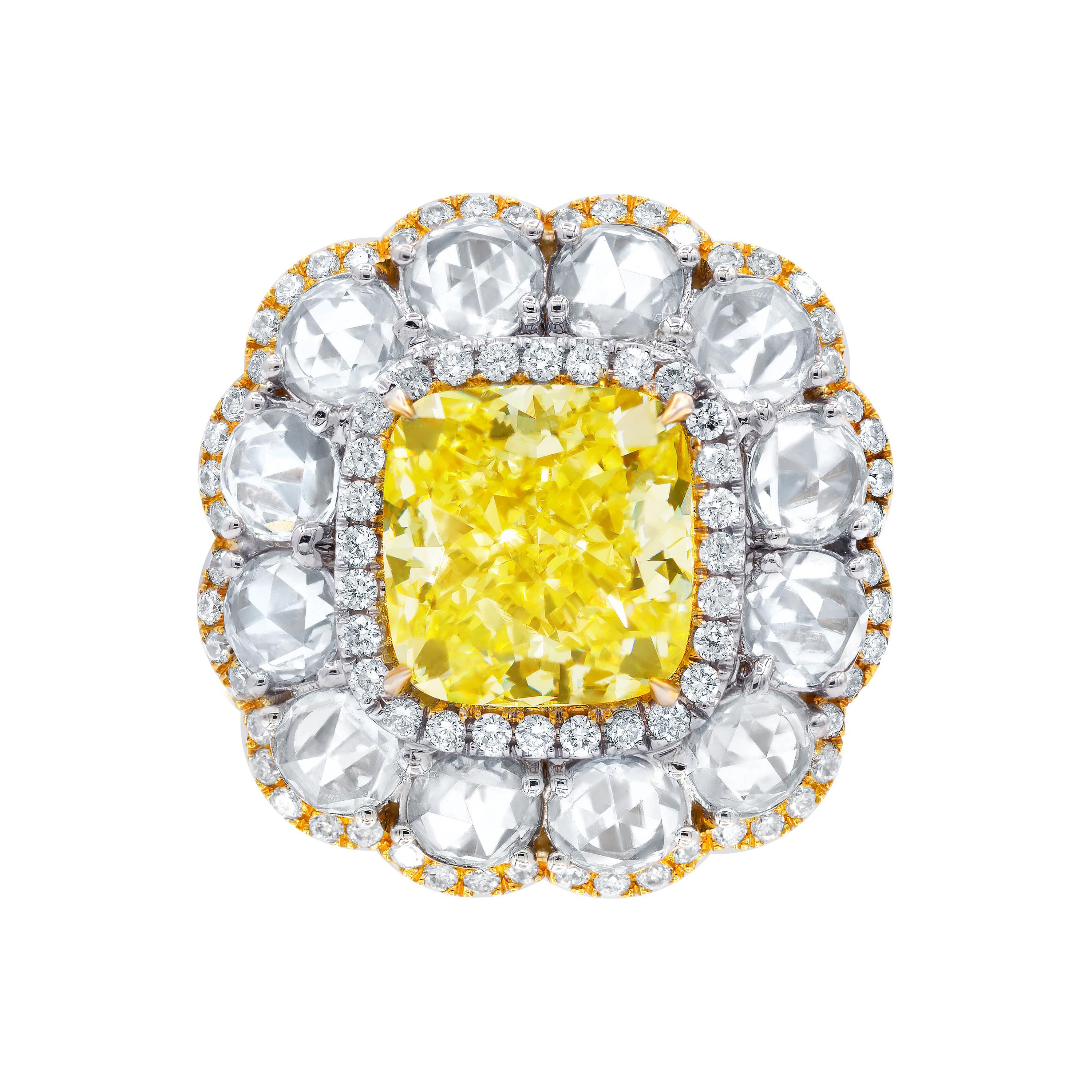 Bague en or jaune et blanc 18 carats avec diamants taille coussin et rose en vente