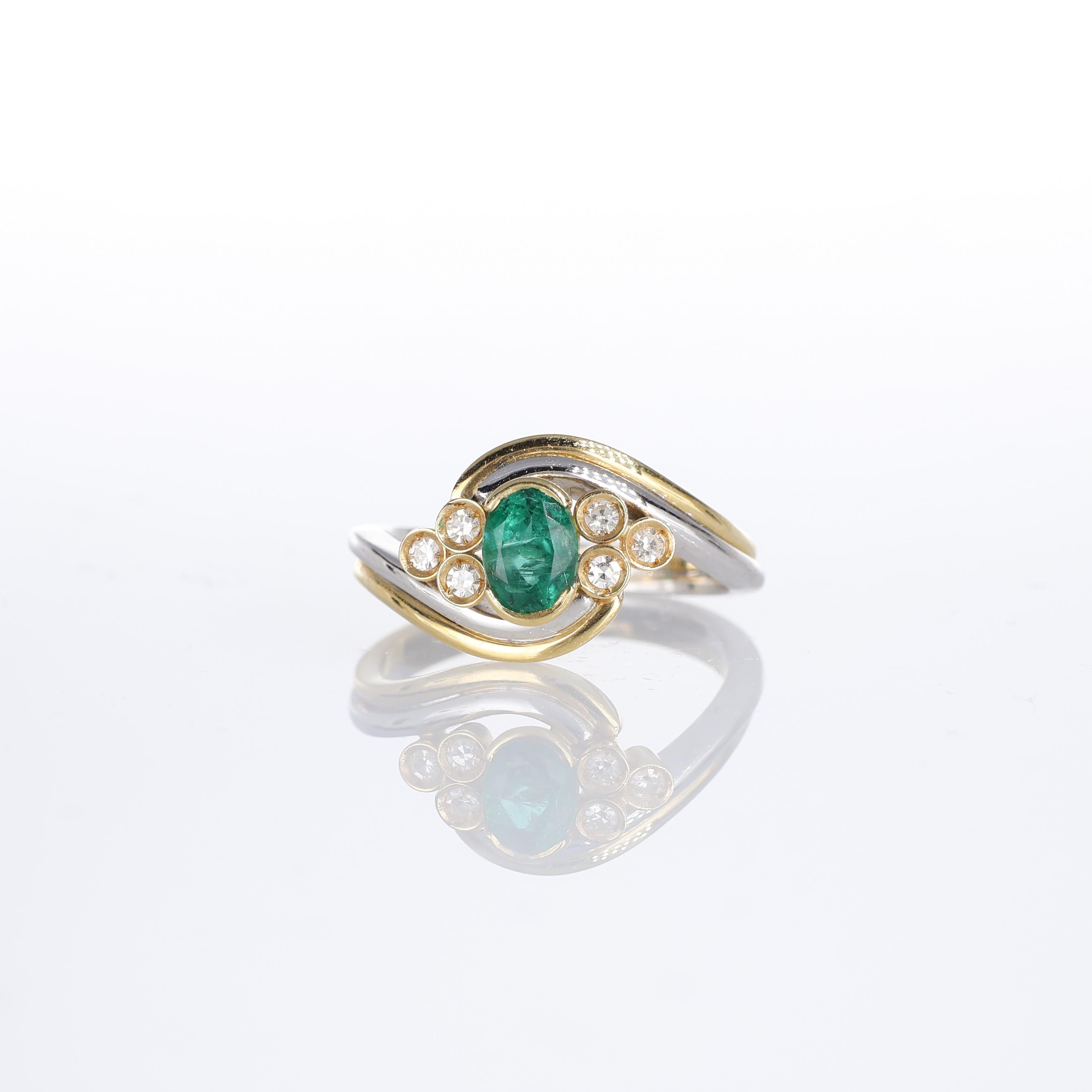 IMPORTANT NOTE:
✔ No additional costs will be added to this order.
✔ Shipping and customs duties are fully covered by us.
--------------------
An exquisite 18kt yellow and white gold ring featuring an oval-cut emerald totaling 0.63 carats.