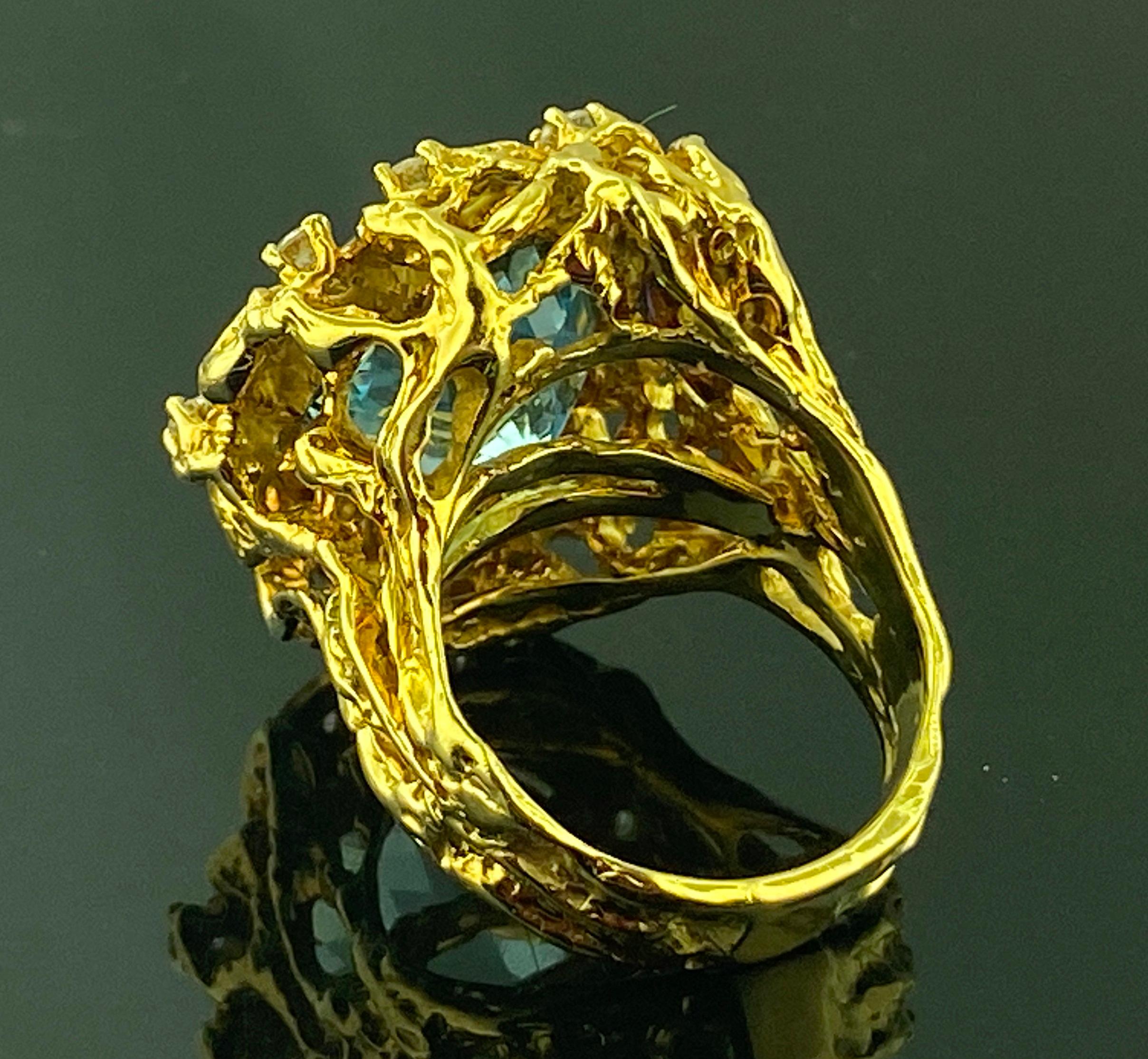 Round Cut 18KT Yellow Gold 10 Carat Round Aquamarine and Diamond Ring For Sale