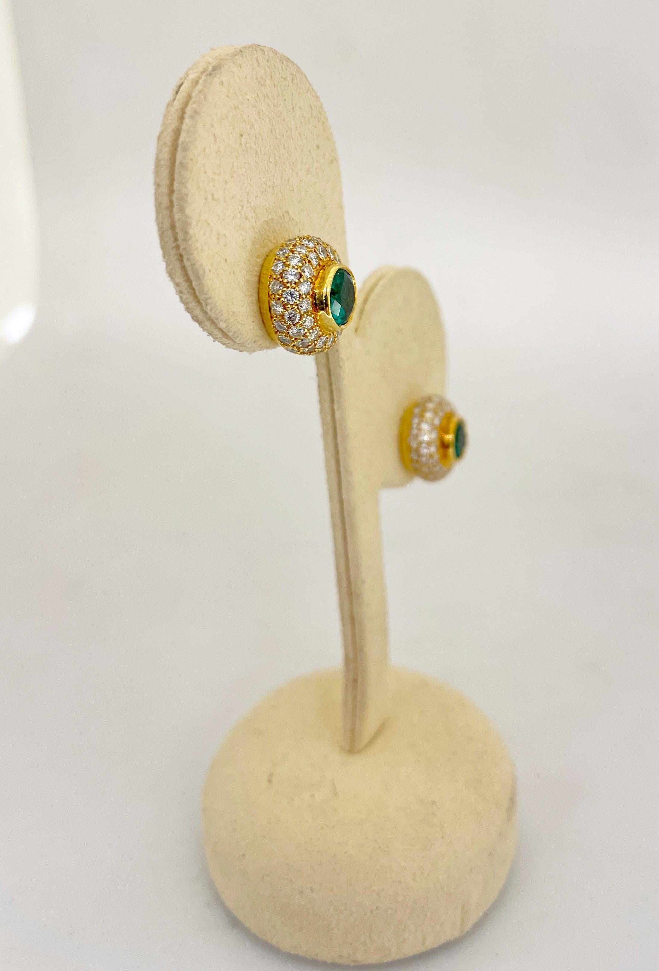 18 Karat Yellow Gold 1.37 Carat Diamond and .98 Carat Emerald Stud Earrings In New Condition For Sale In New York, NY