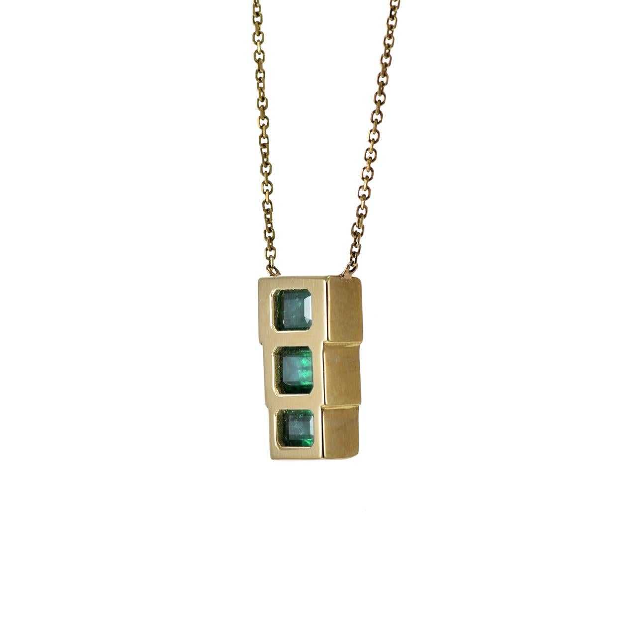 Art Deco 18KT Yellow Gold 1.50CT Emerald Necklace For Sale