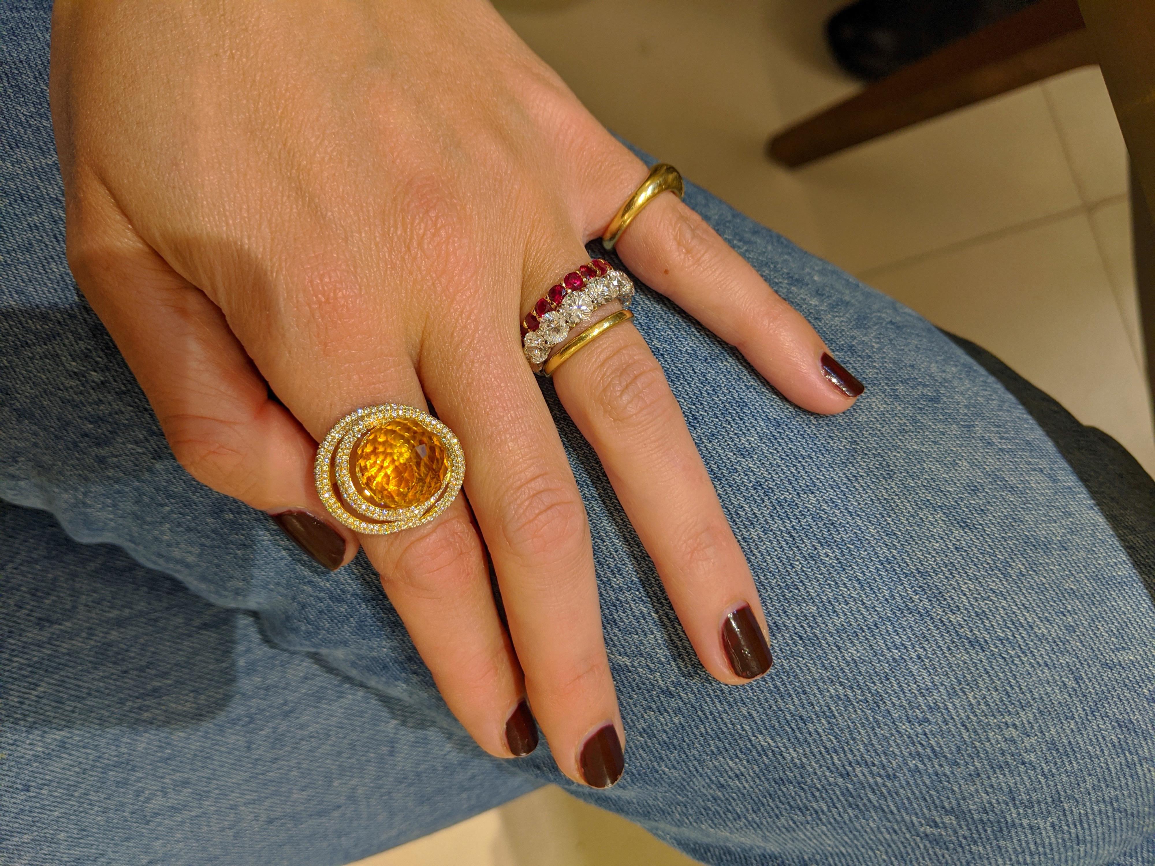 18 Karat Yellow Gold 15.97 Carat Citrine and Diamond Ring For Sale 4