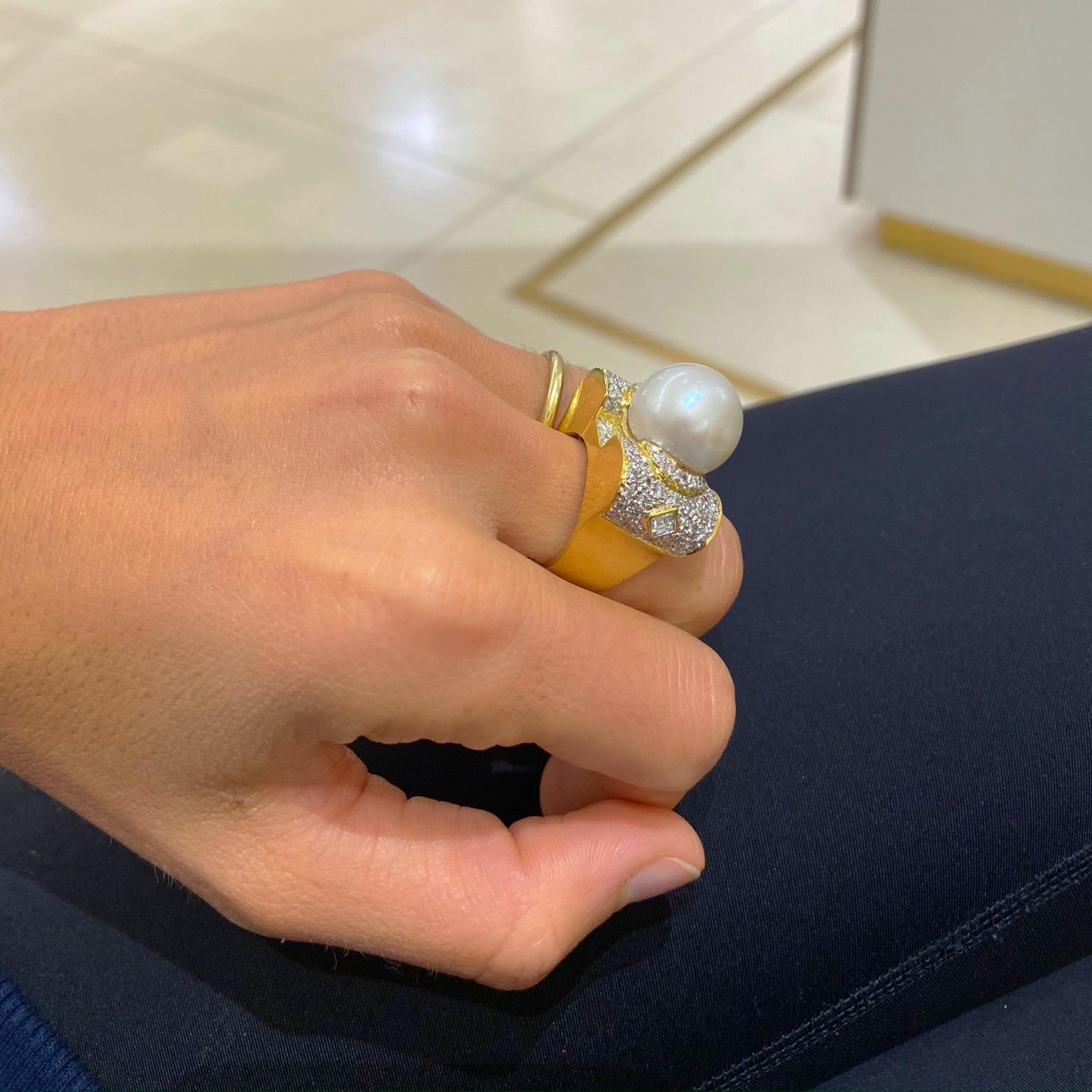 Round Cut 18 Karat Yellow Gold, 2.04 Carat Diamond and South Sea Pearl Ring For Sale