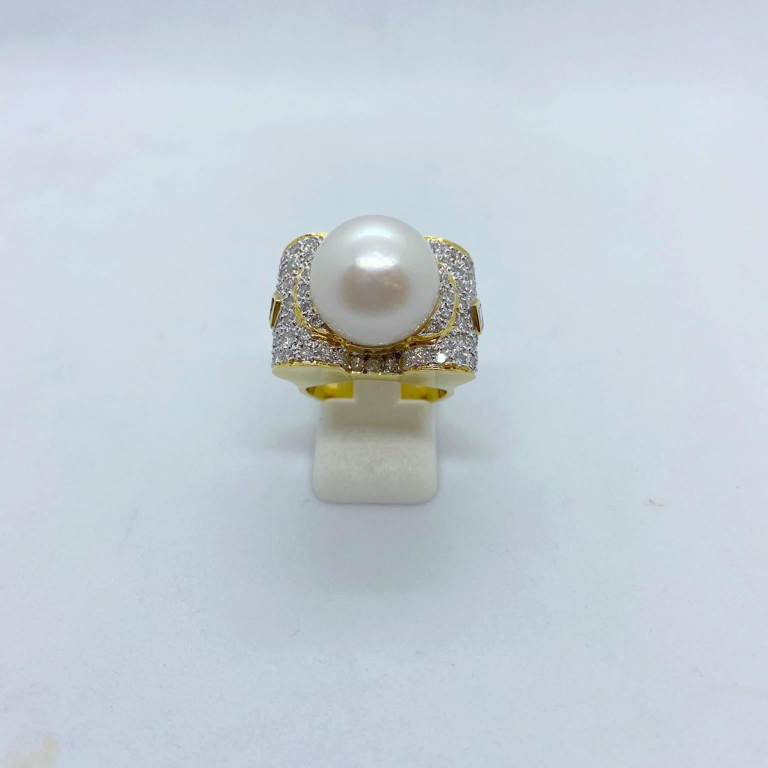 18 Karat Yellow Gold, 2.04 Carat Diamond and South Sea Pearl Ring In New Condition For Sale In New York, NY