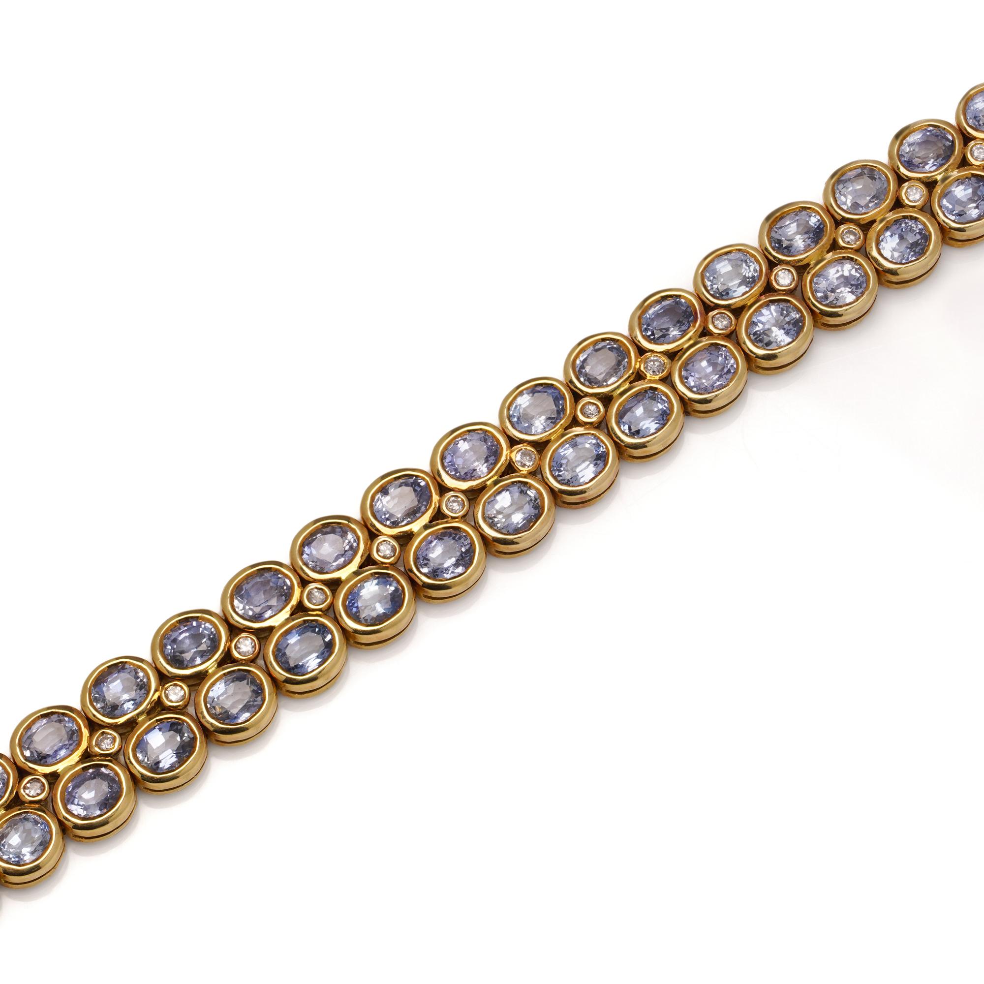 18kt yellow gold 20.93 carats aquamarine and 0.37 carats diamond bracelet In Good Condition For Sale In Braintree, GB