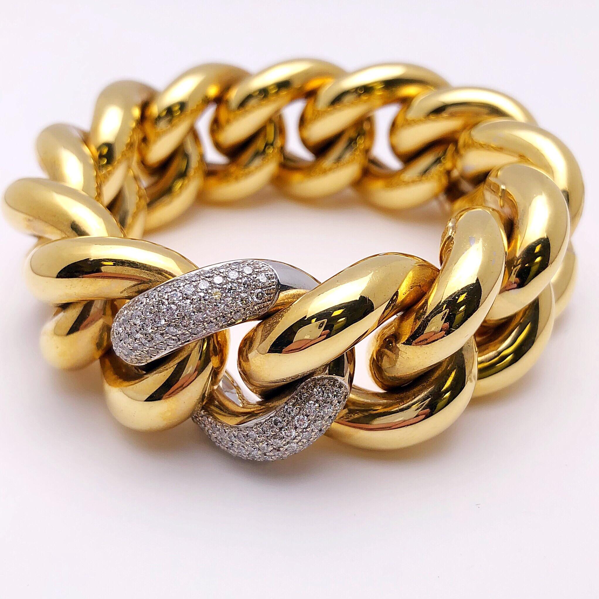 Modern Diamond 18 Karat Yellow Gold Pave Diamond Chunky Gourmette Link Bracelet