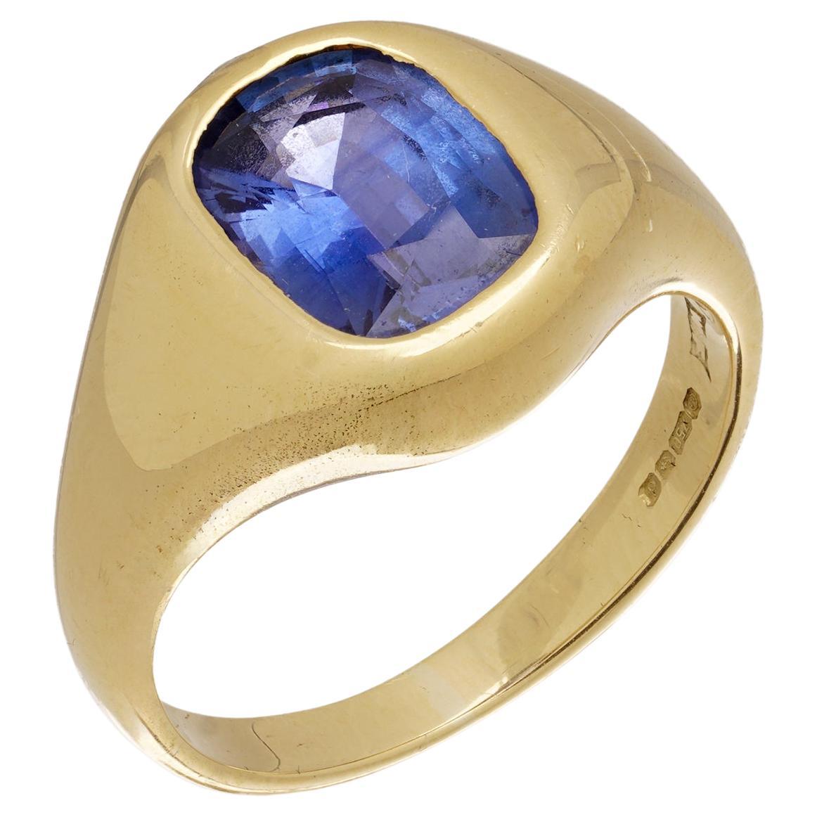 Anillo de oro amarillo de 18 quilates con zafiro natural talla oval de 4,00 quilates