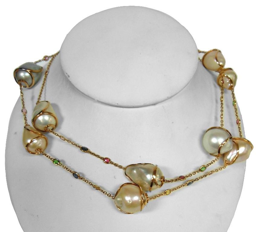 Collar de perlas barrocas y piedras preciosas multicolor de oro amarillo de 18 quilates de 48 pulgadas Corte redondo en venta