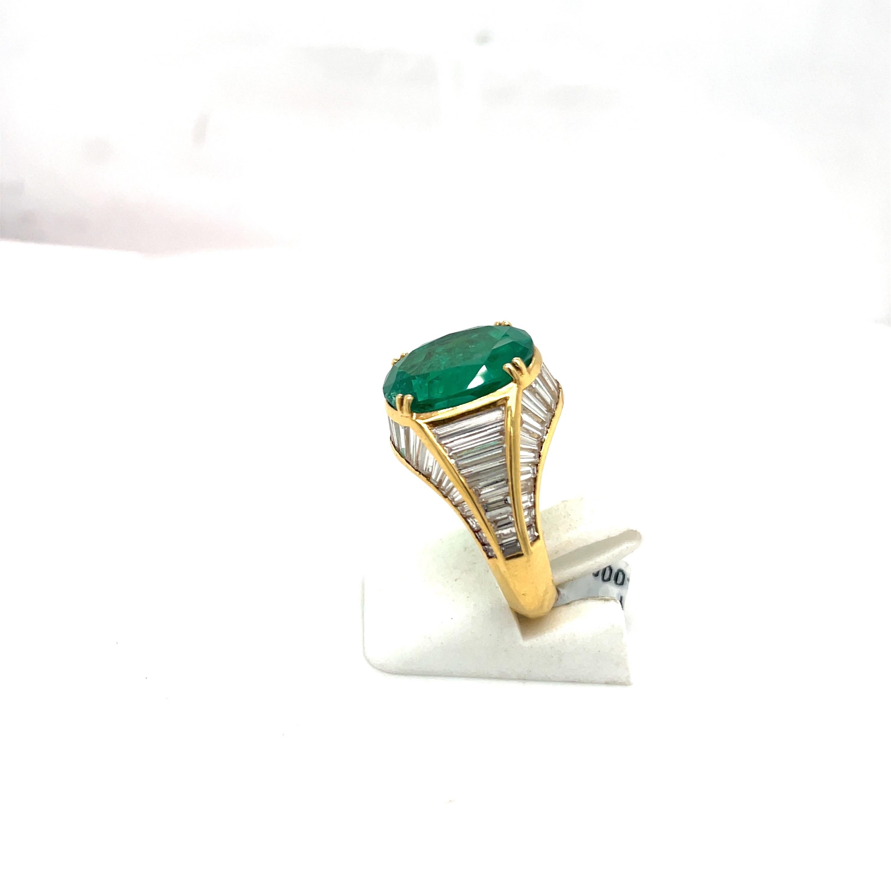 Oval Cut 18KT Yellow Gold 6.00CT Oval Emerald 3.23CT Diamond Baguette Ring For Sale