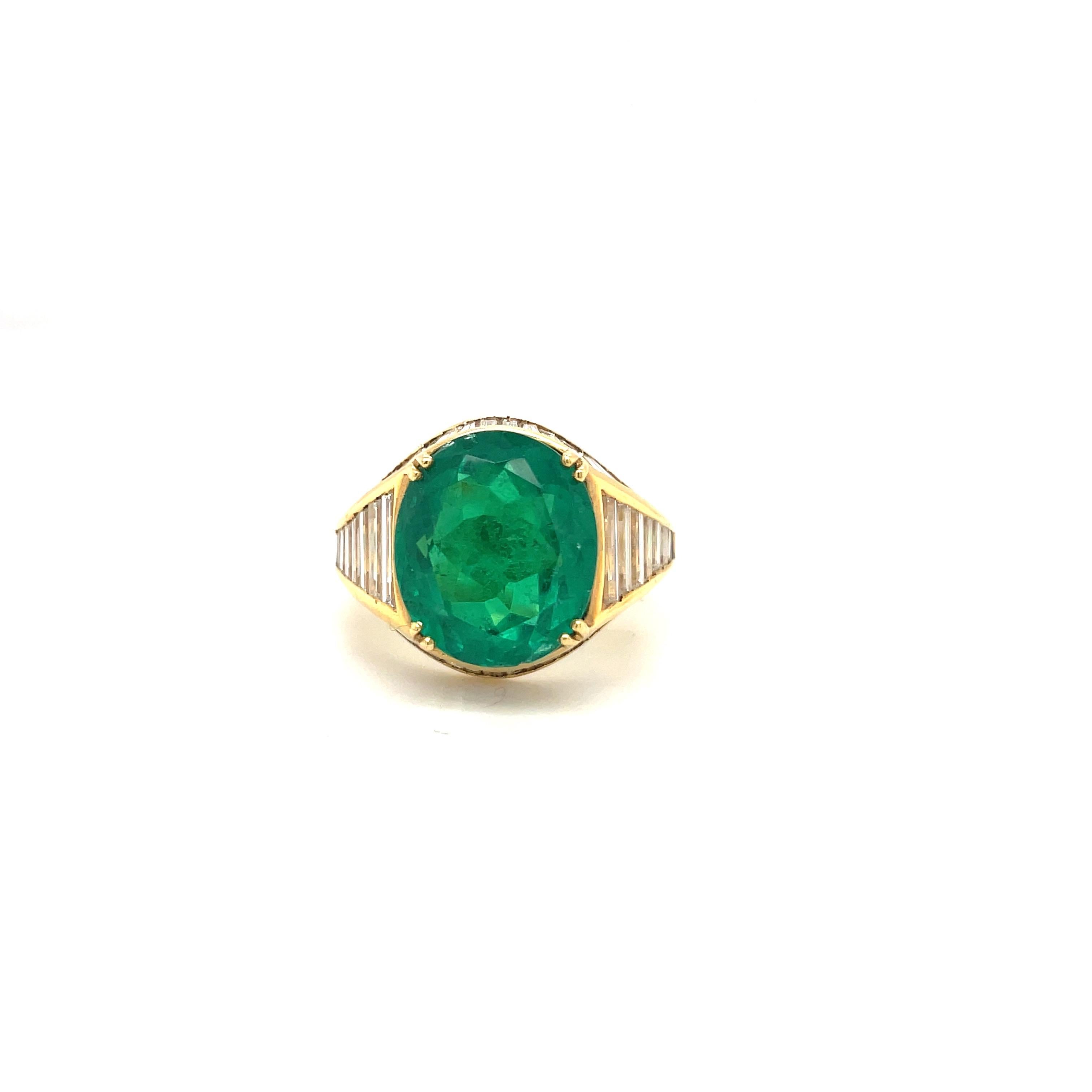 Women's or Men's 18KT Yellow Gold 6.00CT Oval Emerald 3.23CT Diamond Baguette Ring For Sale