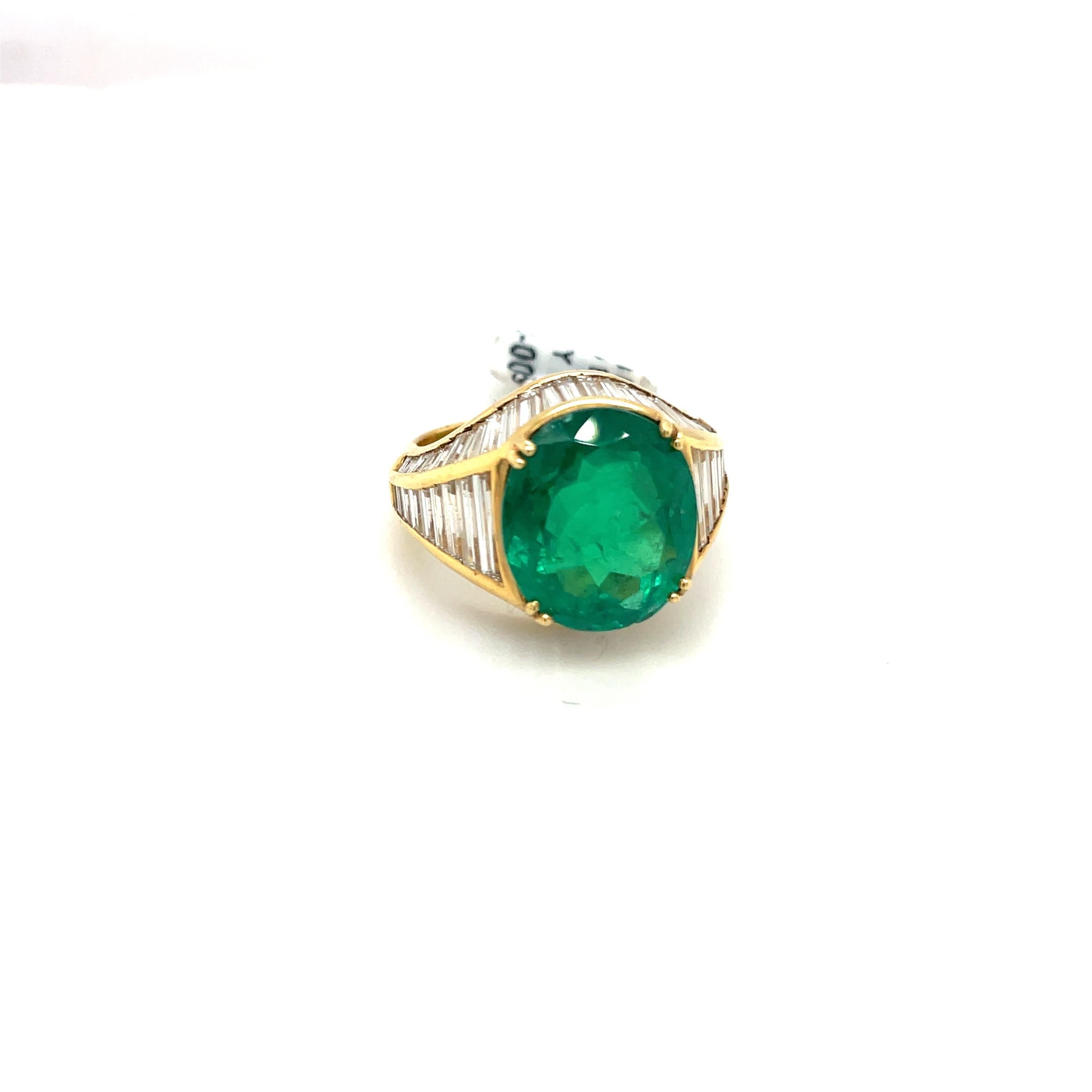18KT Yellow Gold 6.00CT Oval Emerald 3.23CT Diamond Baguette Ring For Sale 1