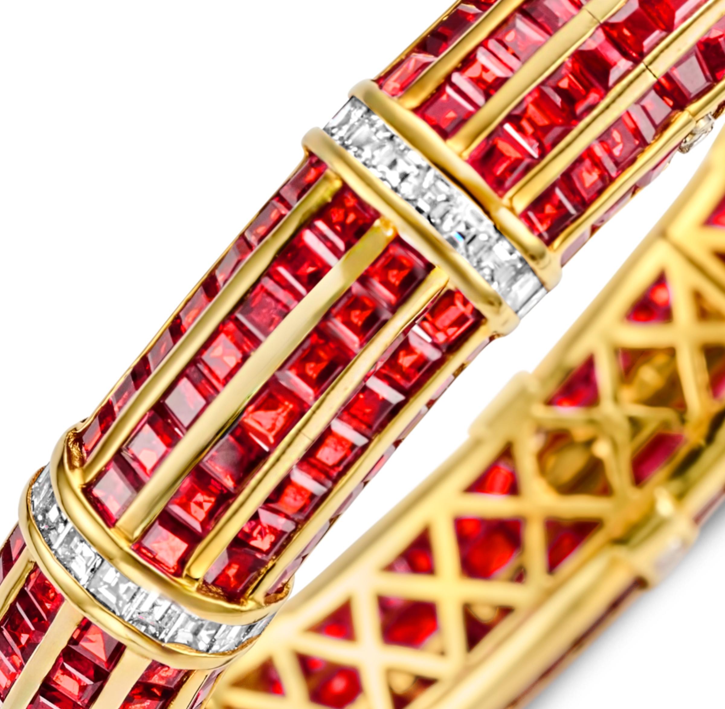 18kt Gelbgold Adler Genéva Armspange Armband 30Ct. Rubine und 5 Karat Diamanten, Estate (Carréeschliff) im Angebot
