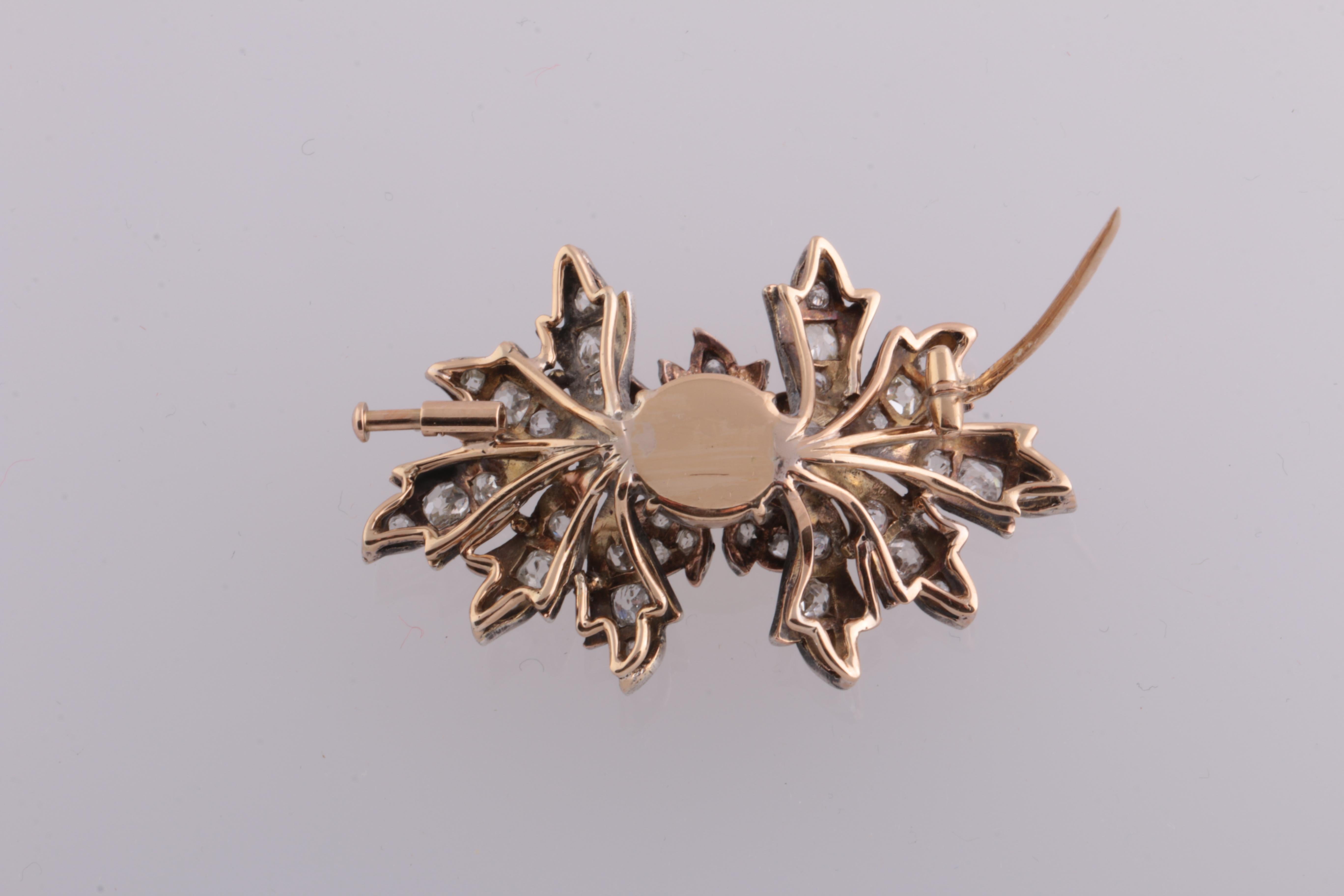 Neoclassical 18 Karat Yellow Gold AIG Certified 3.60 Carat Diamonds Brooch For Sale