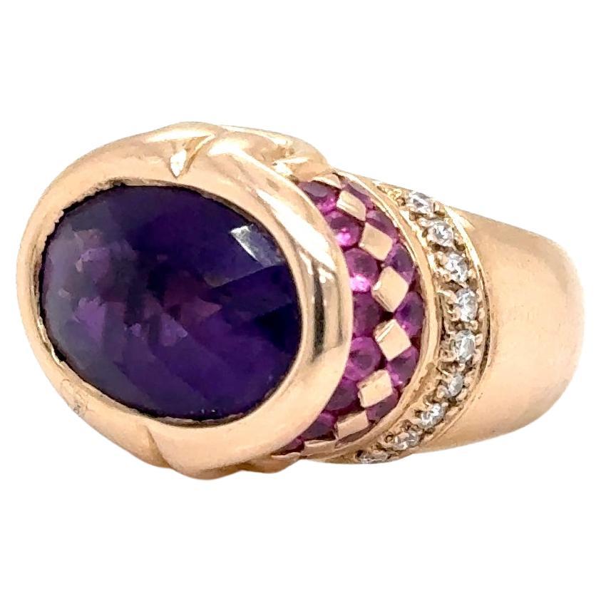 Anello in oro giallo 18Kt con ametista, zaffiri rosa e diamanti In condizioni ottime in vendita a Miami, FL