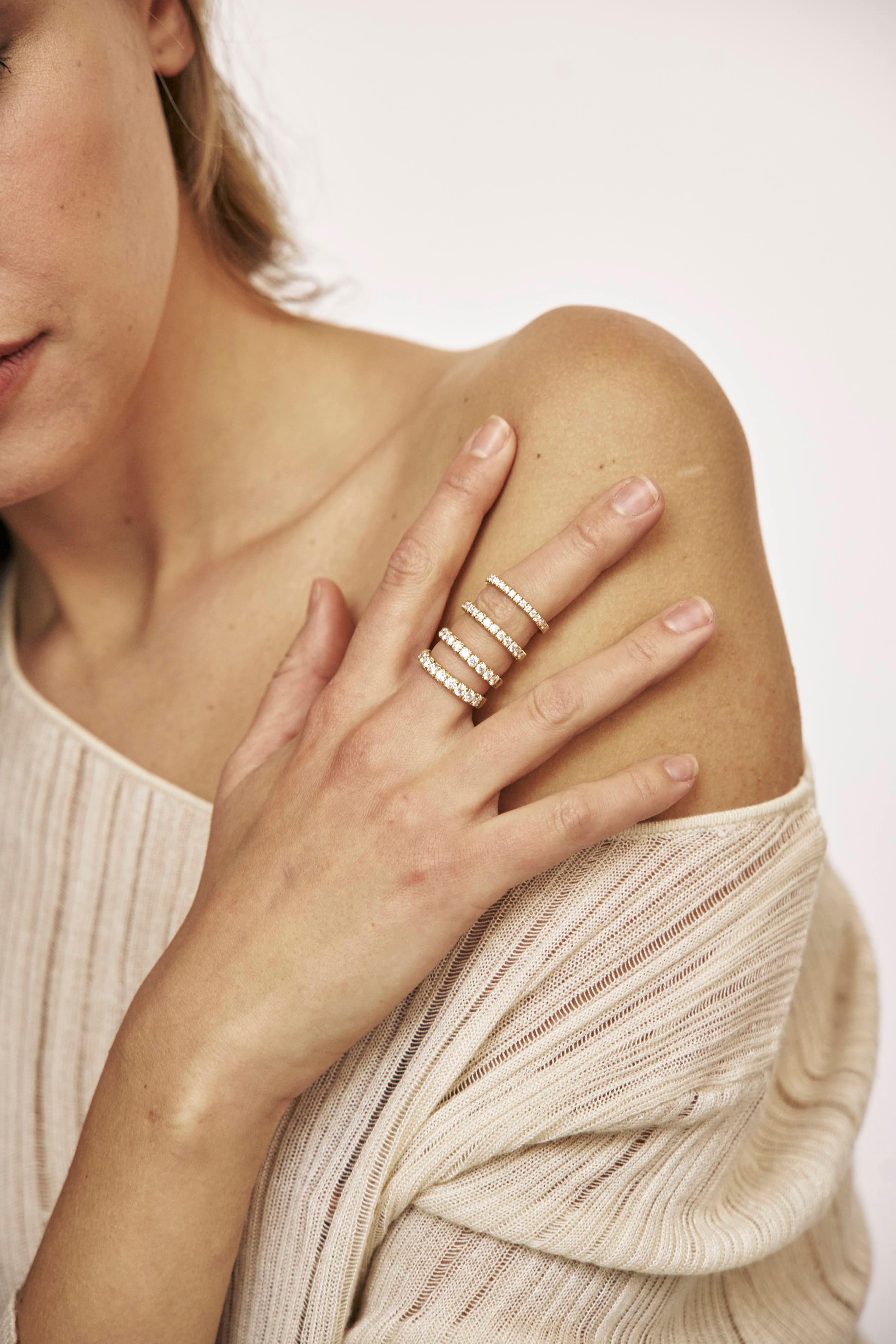 Halbbandring aus 18 Karat Gelbgold mit 0,54 Karat Diamanten (Brillantschliff) im Angebot
