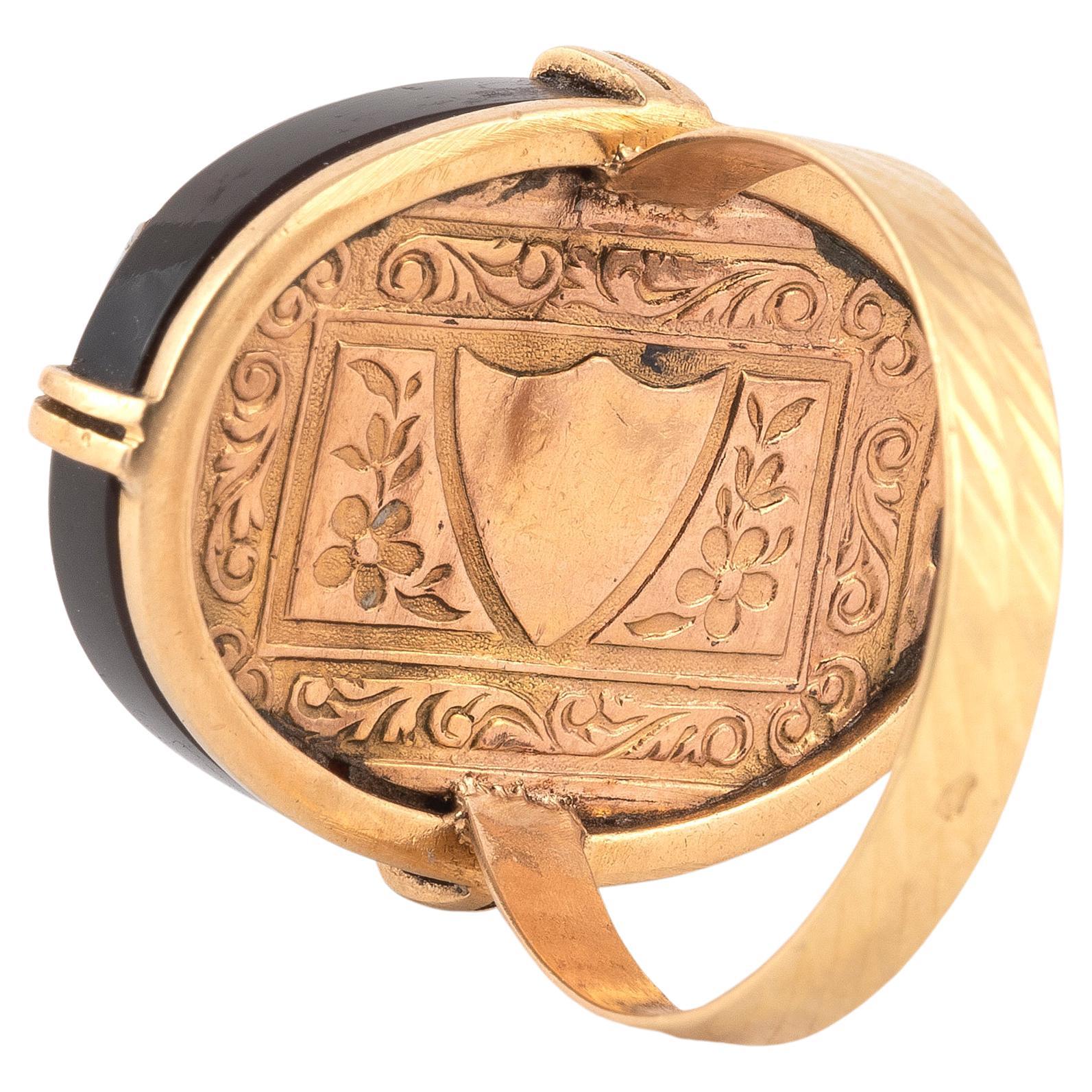 Anillo de oro amarillo de 18 quilates y camafeo de ágata Napoleón III en venta