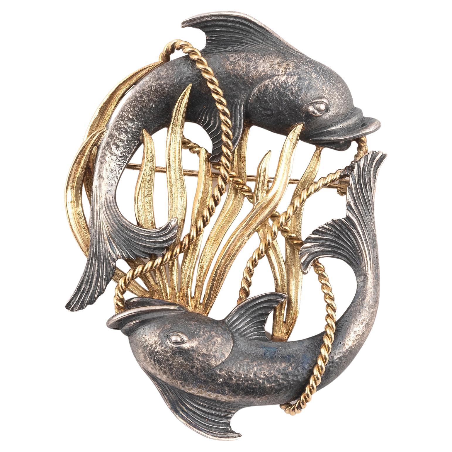 18kt Yellow Gold and Blackened Silver Zodiac Brooch/Pendant In Excellent Condition For Sale In Firenze, IT