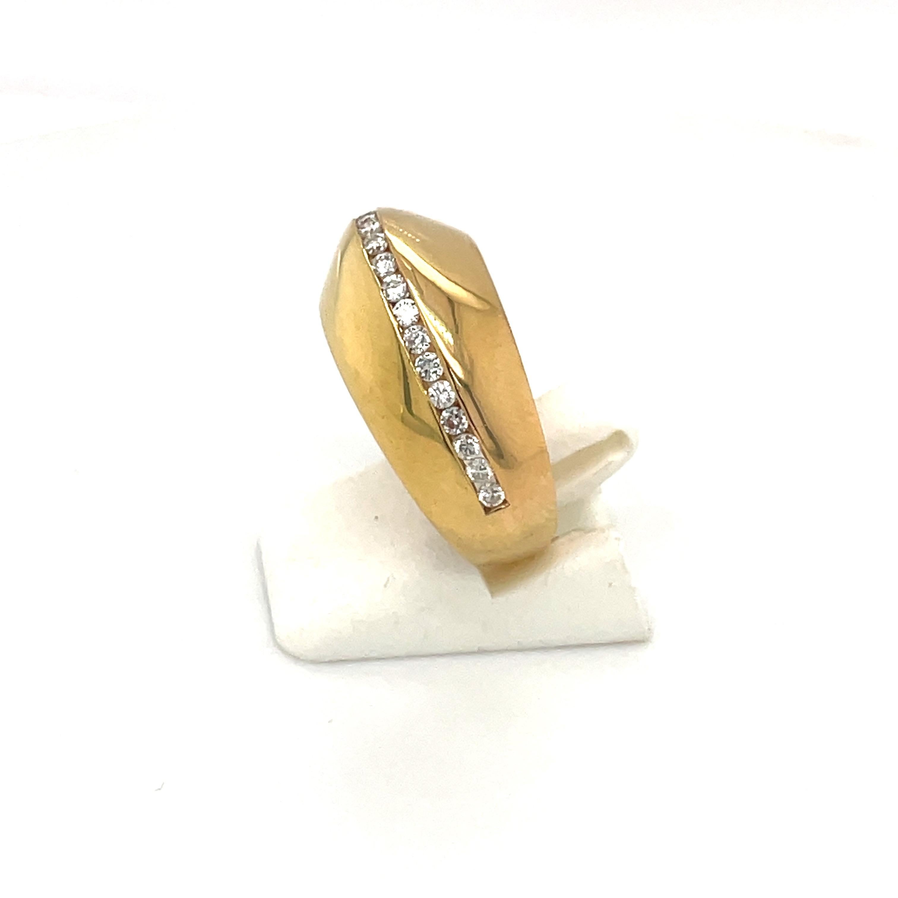 18kt Gelbgold und Diamant 0.63ct Dome Ring für Damen oder Herren