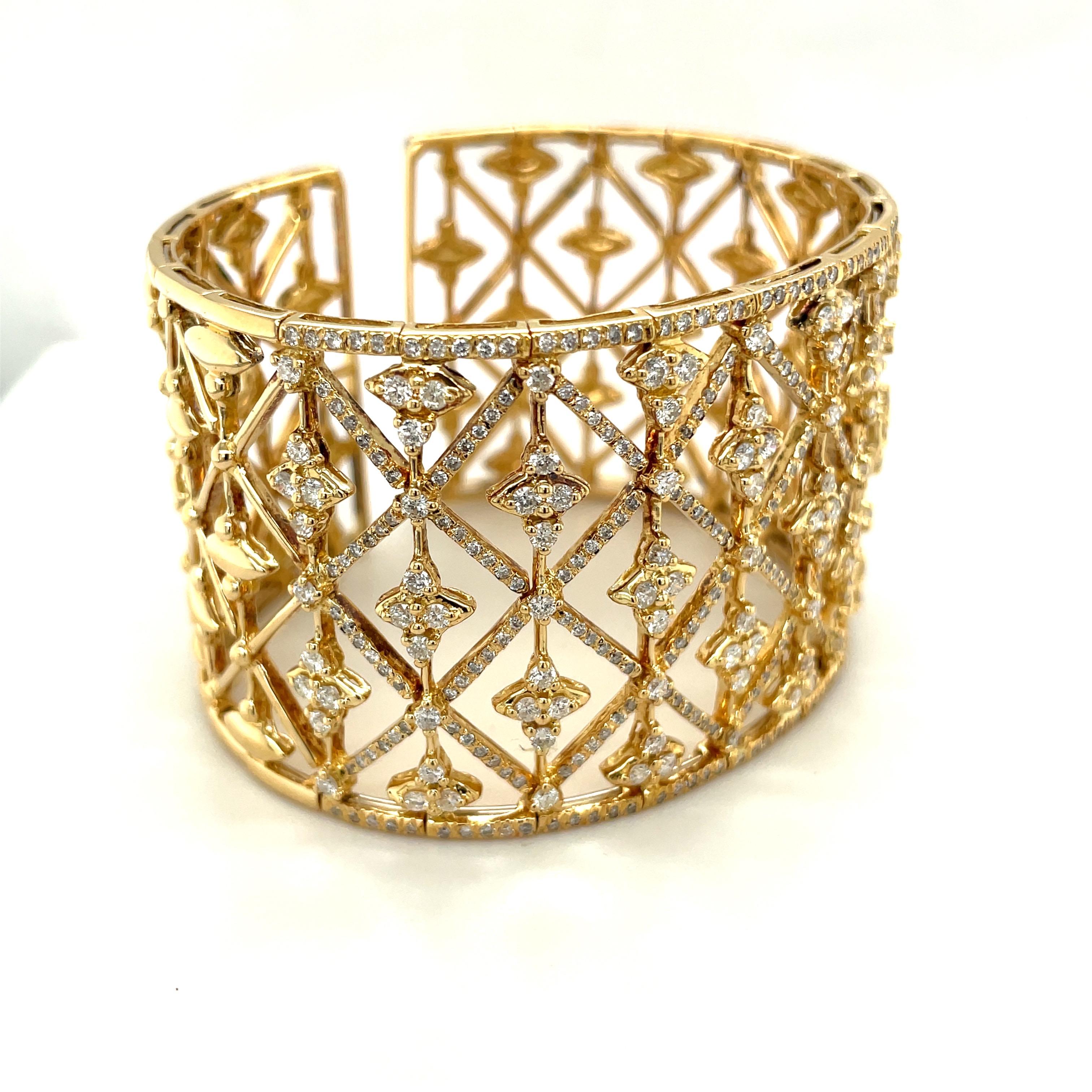 linear solo diamond cuff