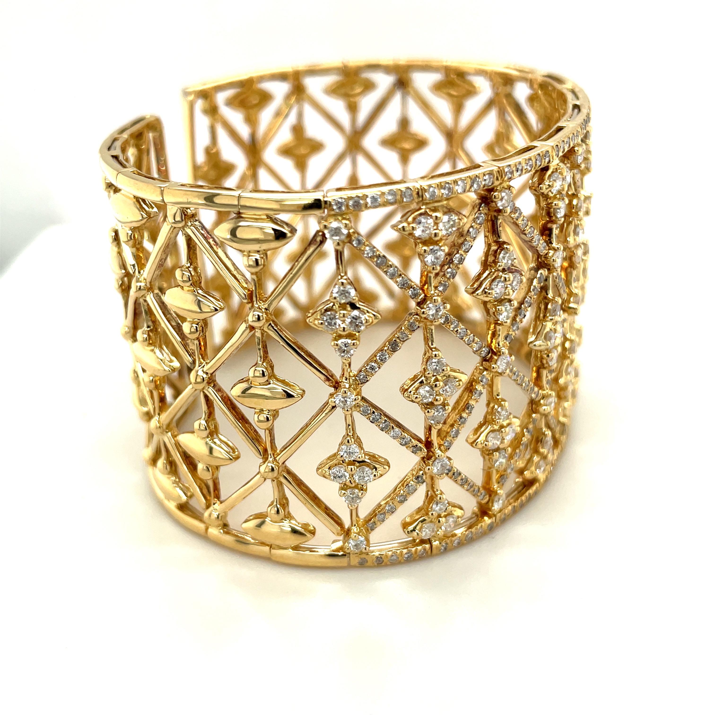 Round Cut 18kt Yellow Gold and Diamond 5.85ct Wide Openwork Cuff Bracelet For Sale