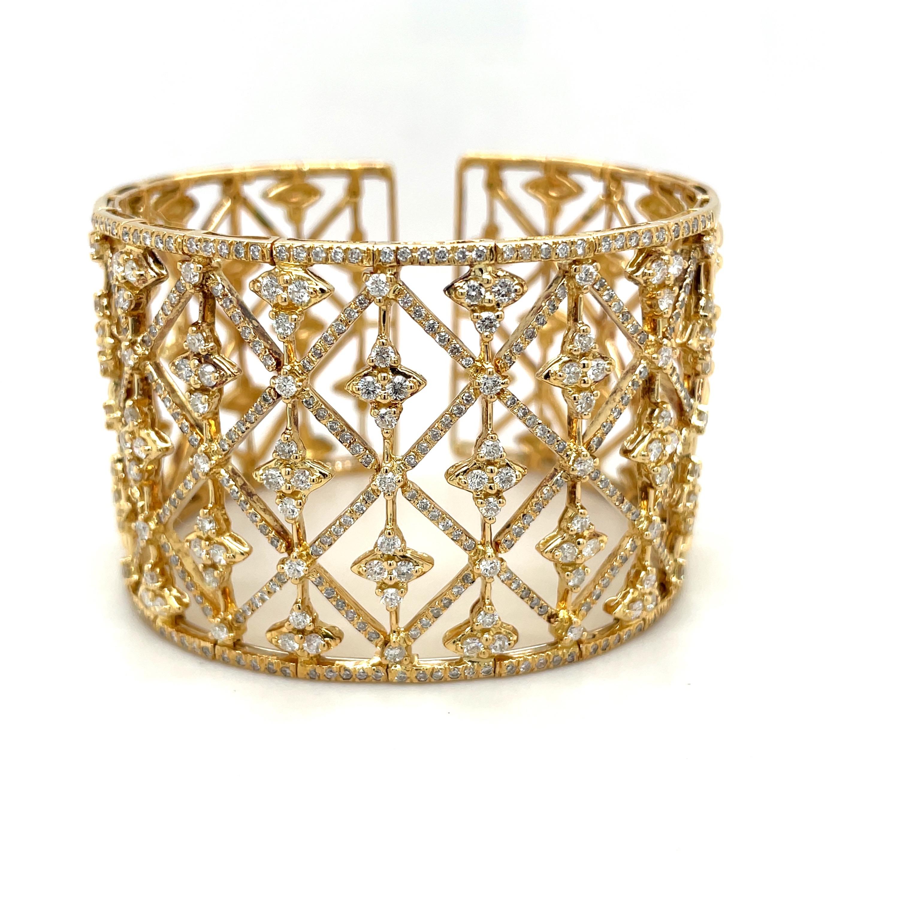 18kt Yellow Gold and Diamond 5.85ct Wide Openwork Cuff Bracelet In New Condition For Sale In New York, NY
