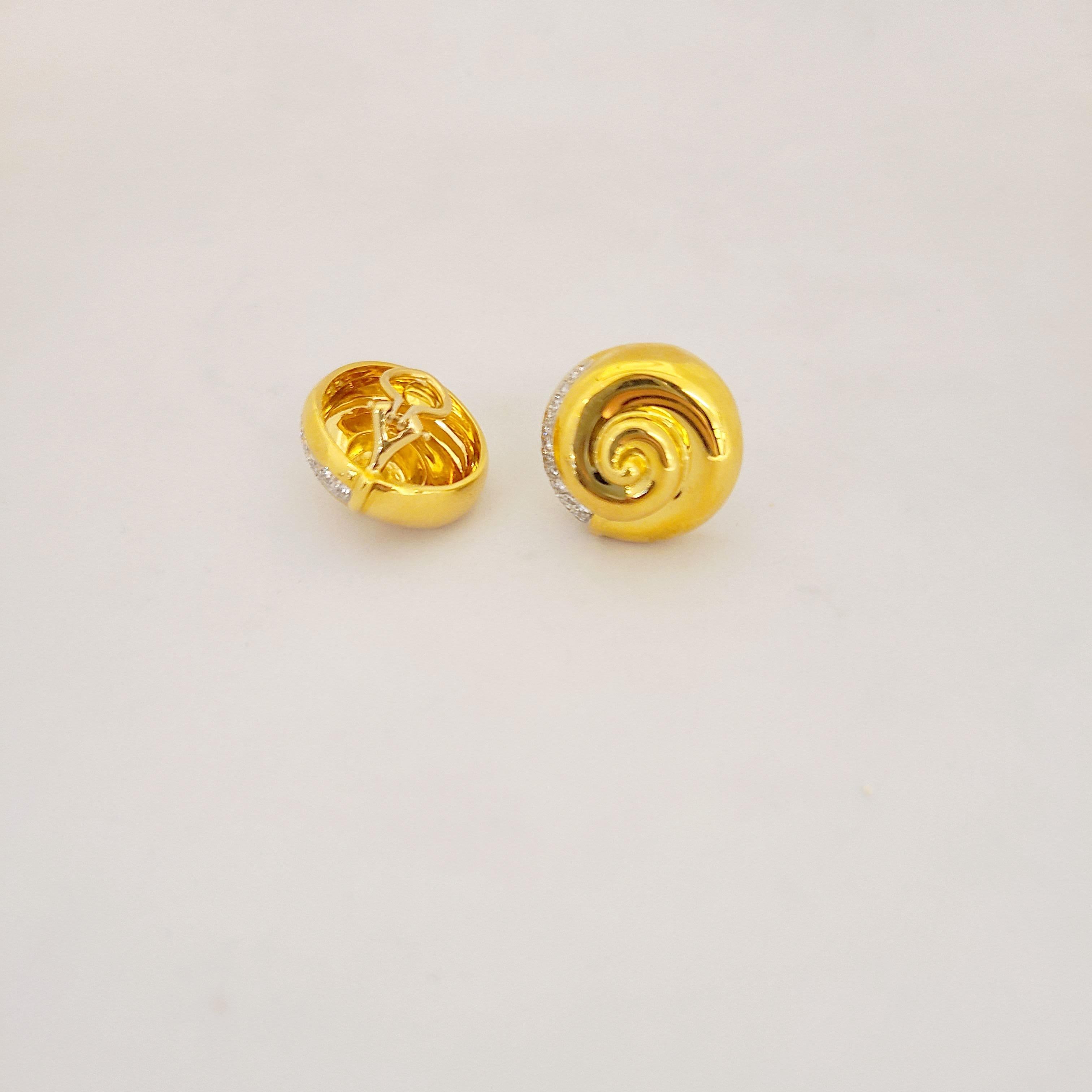 18 Karat Yellow Gold and Diamonds 0.65 Carat Swirl Button Earrings For Sale 4