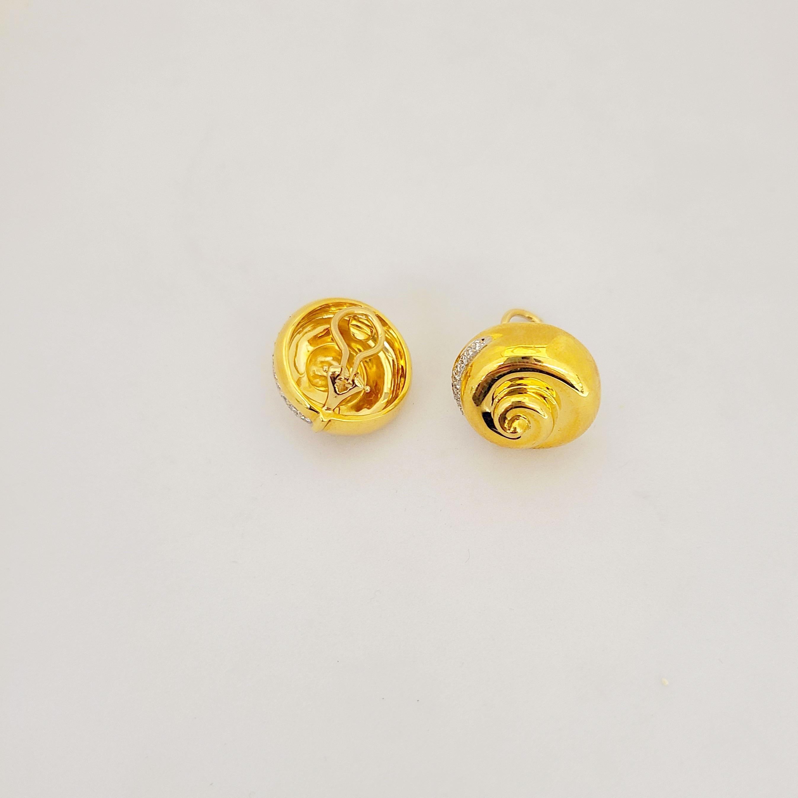 18 Karat Yellow Gold and Diamonds 0.65 Carat Swirl Button Earrings In New Condition For Sale In New York, NY