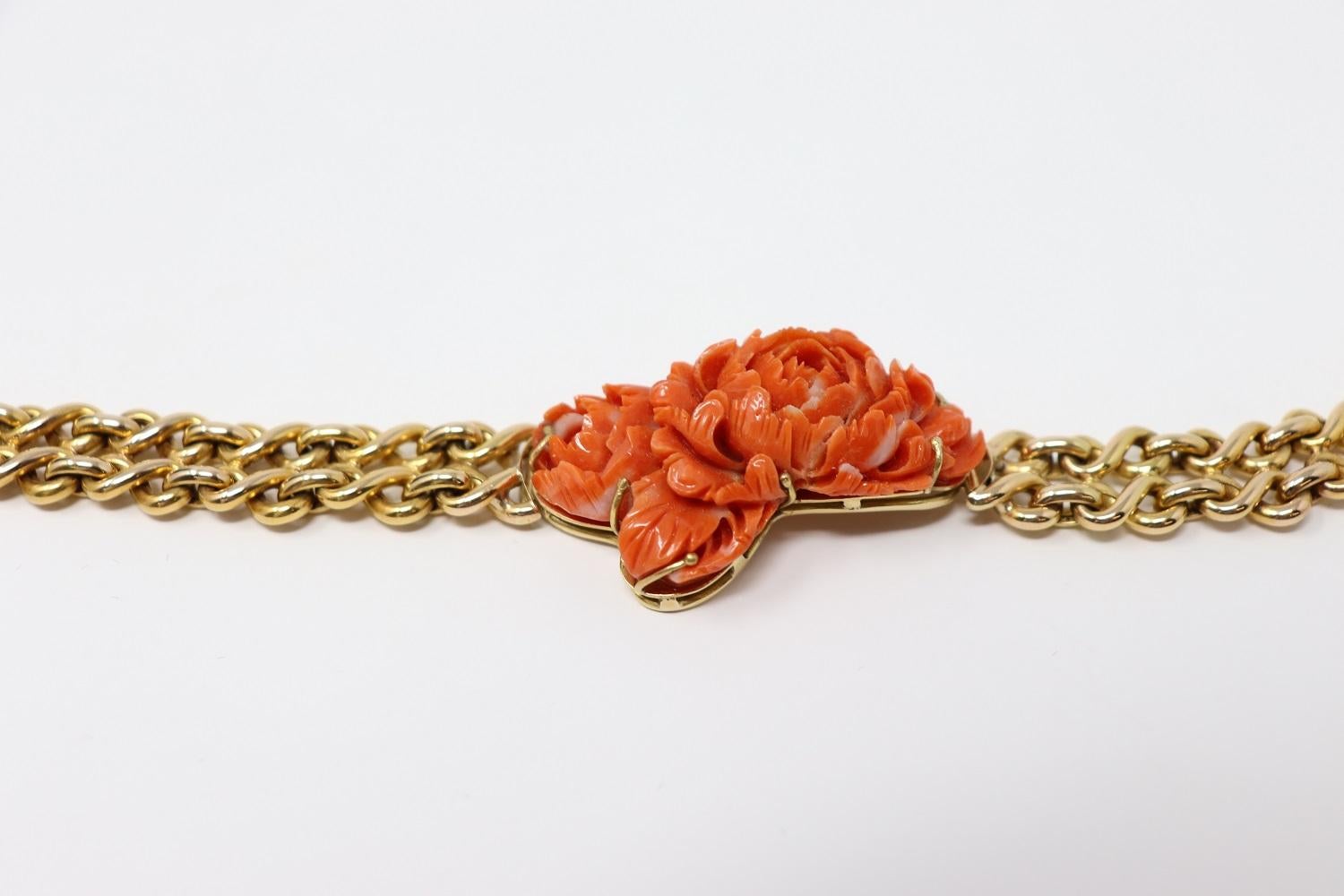 Mixed Cut 18kt Yellow Gold and Japanese Coral Fine Retro Bracelet For Sale