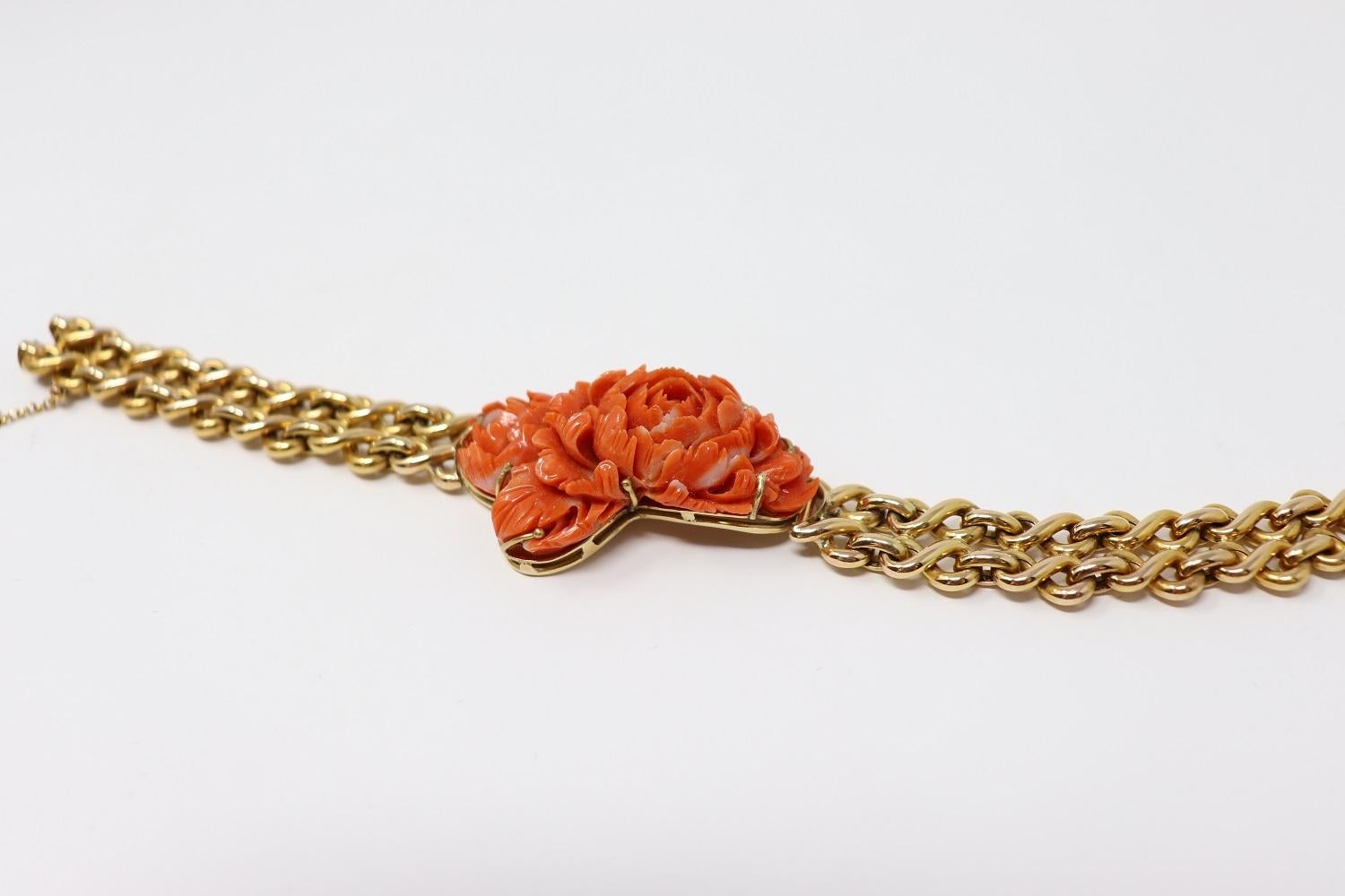 Women's 18kt Yellow Gold and Japanese Coral Fine Retro Bracelet For Sale