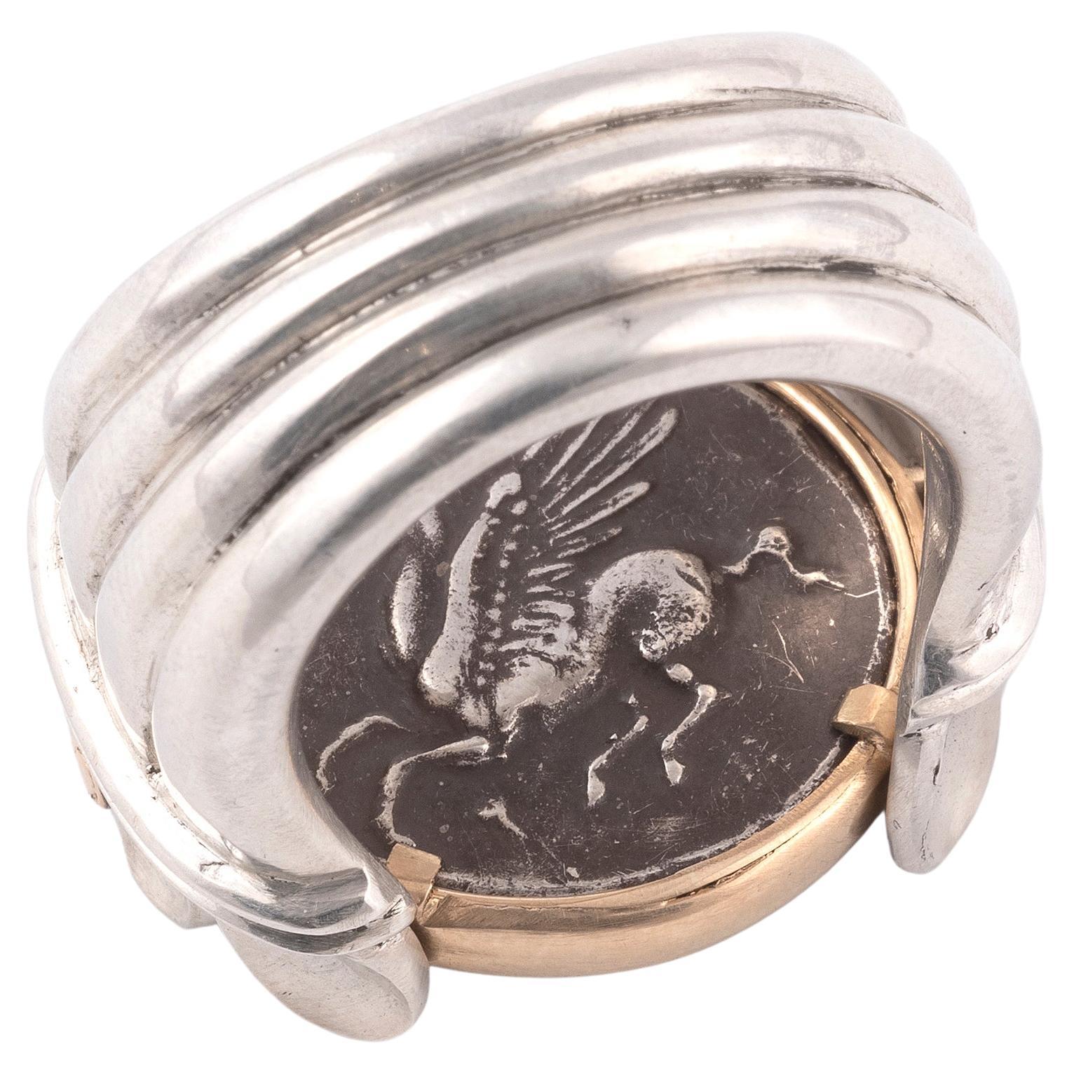 18 Kt Yellow Gold and Silver Ancient Silver Coin Corinthia 375-300 BC Men's Ring In Excellent Condition In Firenze, IT