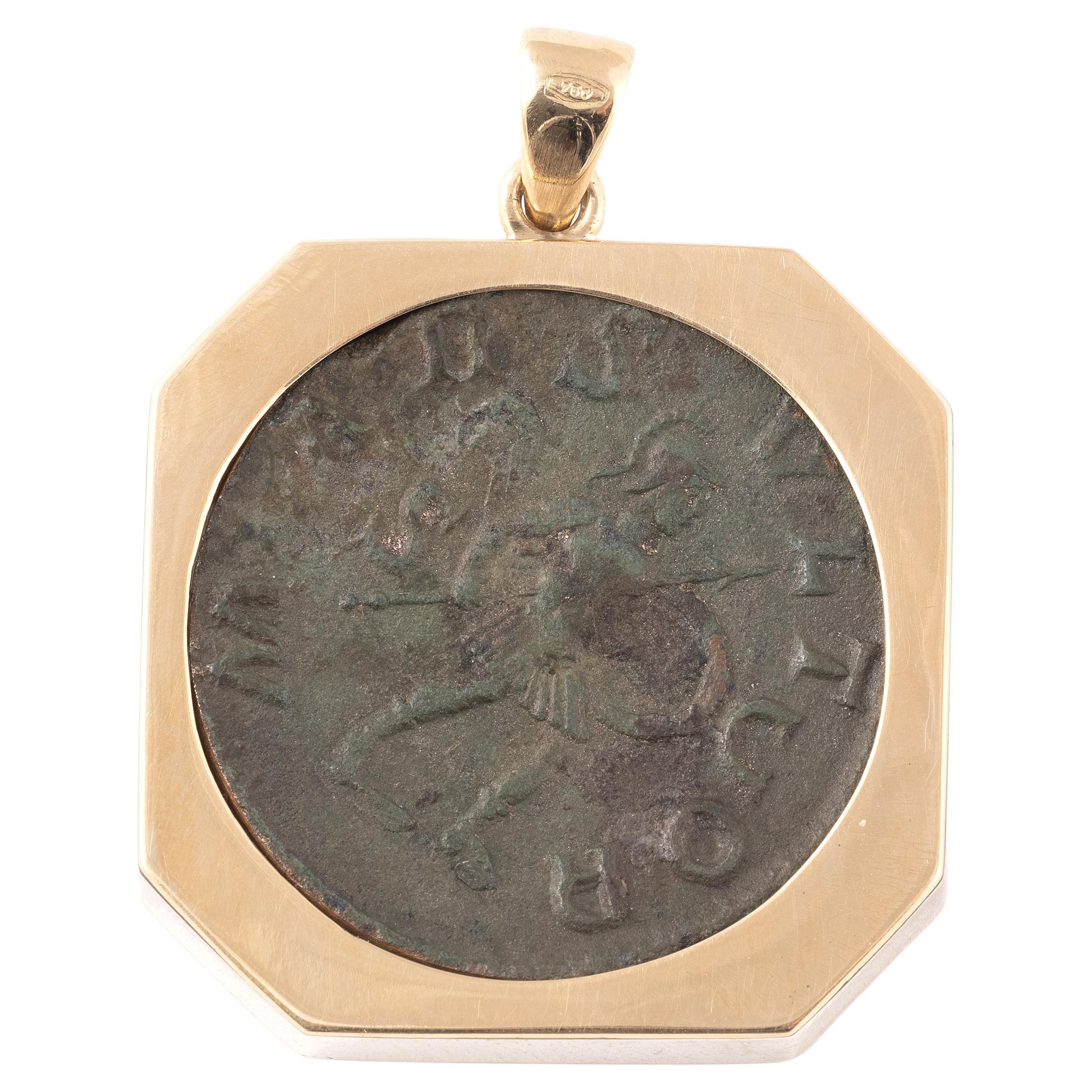 L'imperatore romano Alessandro Severo 
232, Roma, RIC 635
21,07g x 30mm, bronzo
D/ IMP ALEXANDER PIVS AVG; busto laureato, drappeggiato e corazzato.
R/ MARS VLTOR; S-C; Marli con lancia e scudo.

Dimensioni 43 mm x 33 mm
Peso: 34,28 grammi.


