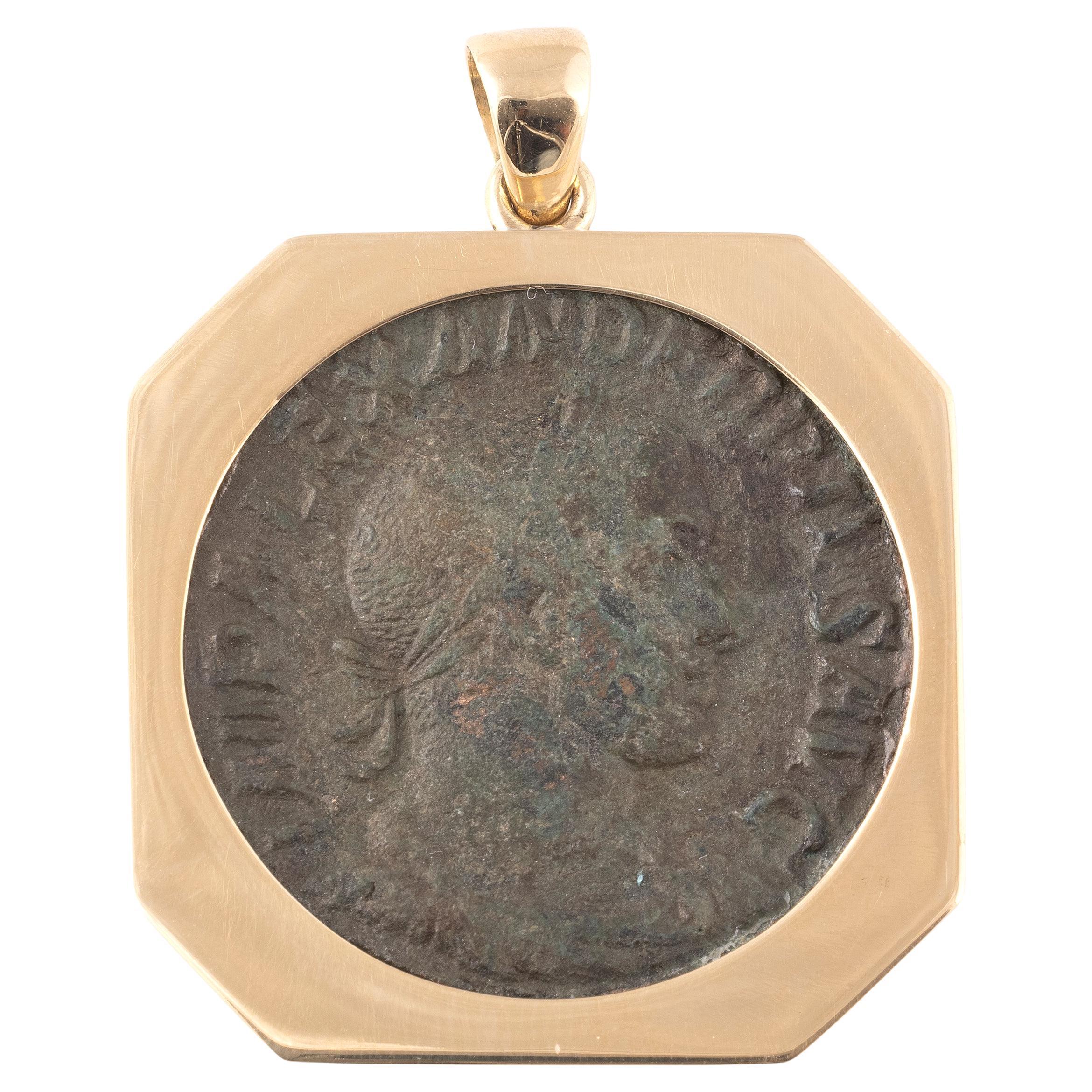 Romano classico Moneta romana di bronzo di grandi dimensioni in oro giallo 18kt e argento 221-235 D.C. in vendita
