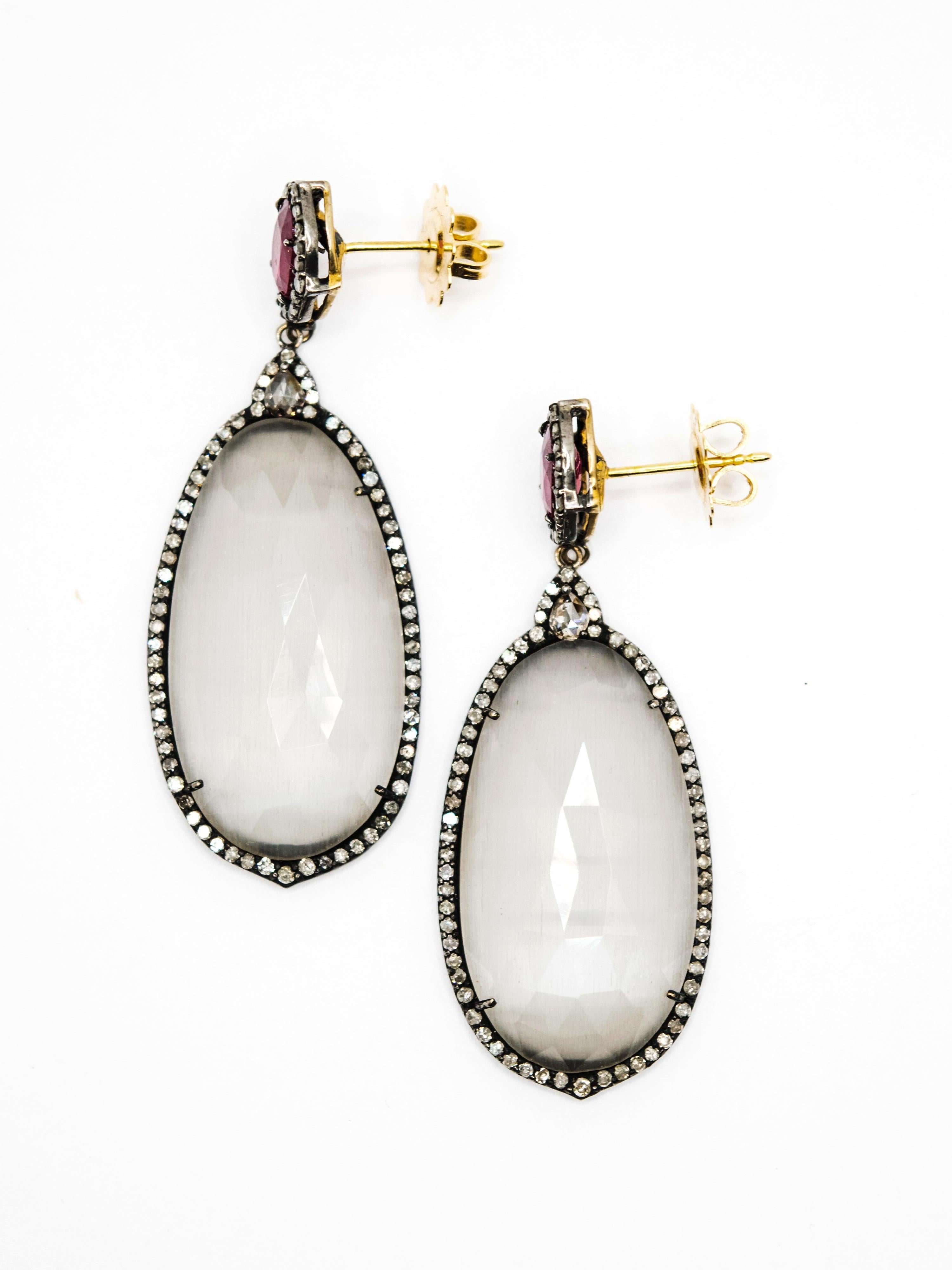Oval Cut 18kt Yellow Gold and Silver Rubies, Icy grey Diamonds and grey Agate Earrings For Sale