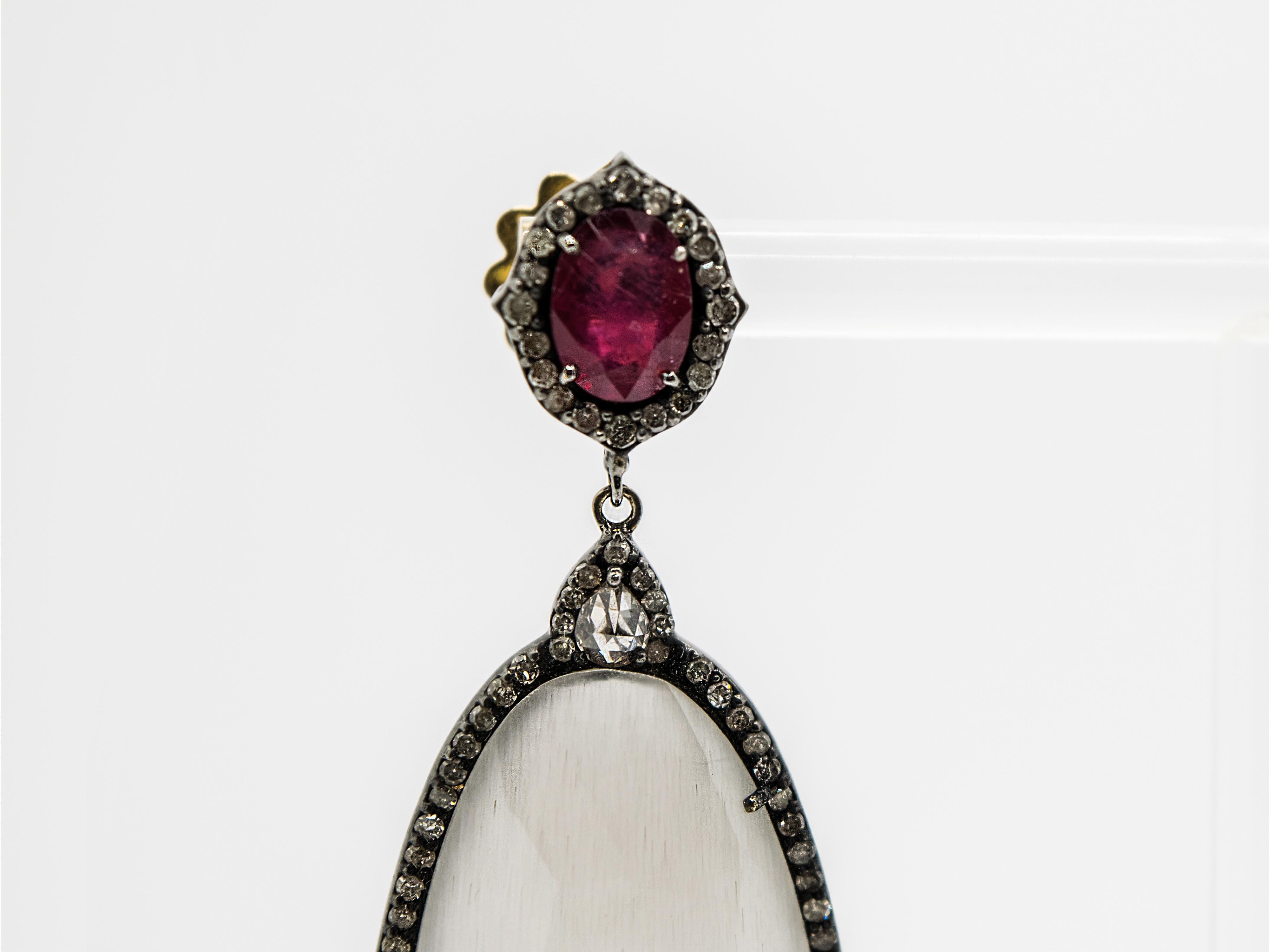 18kt Yellow Gold and Silver Rubies, Icy grey Diamonds and grey Agate Earrings In New Condition For Sale In Cattolica, IT